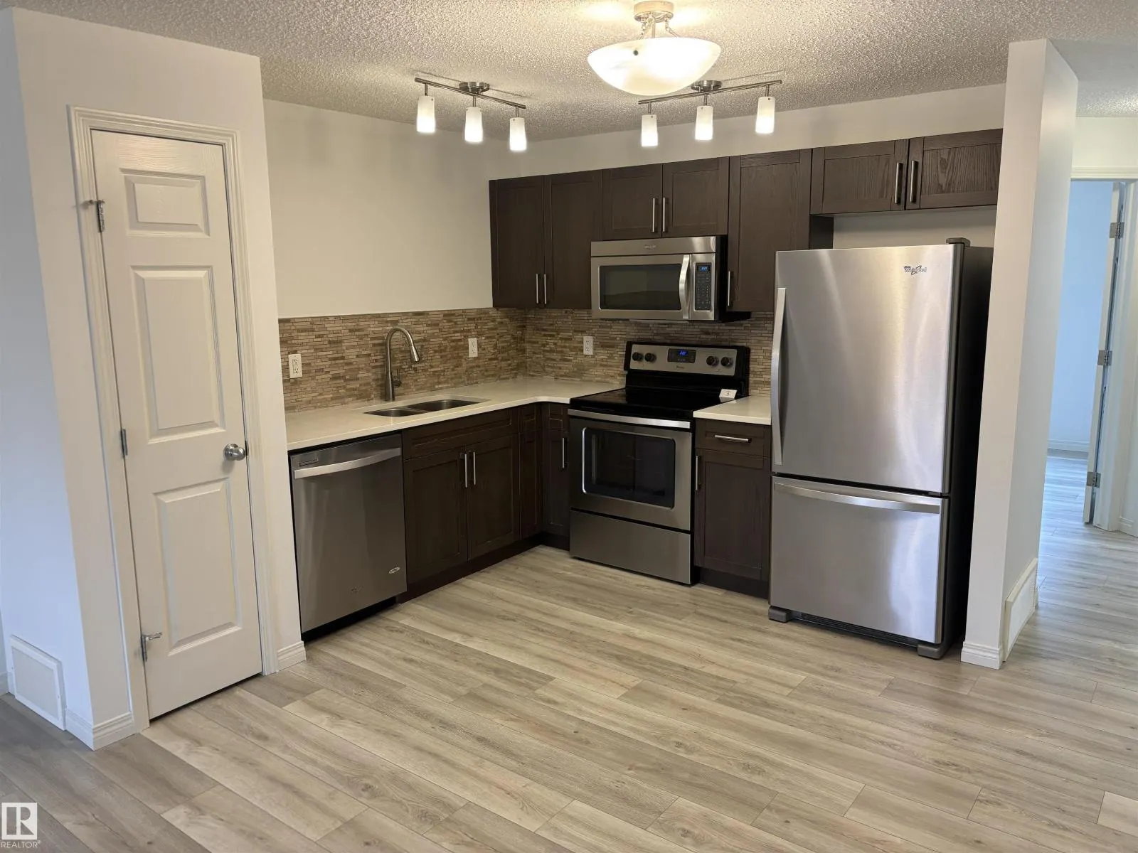 563 ORCHARD BV SW