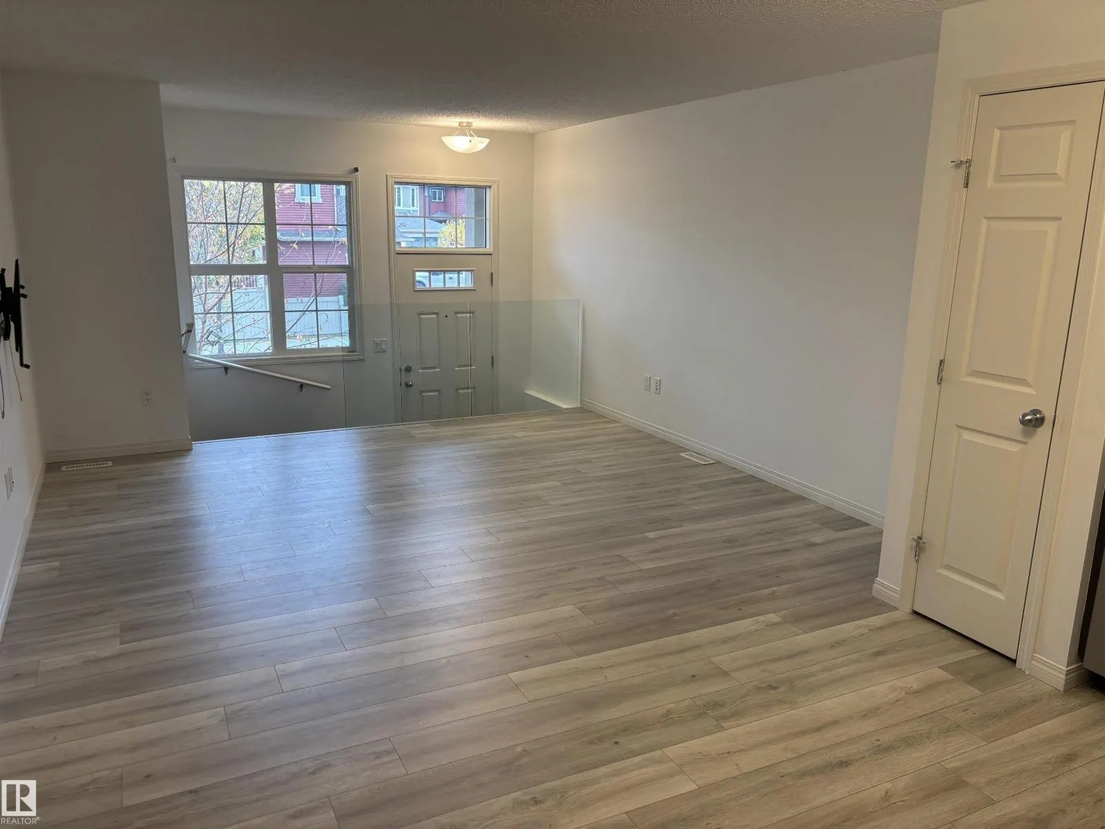 563 ORCHARD BV SW