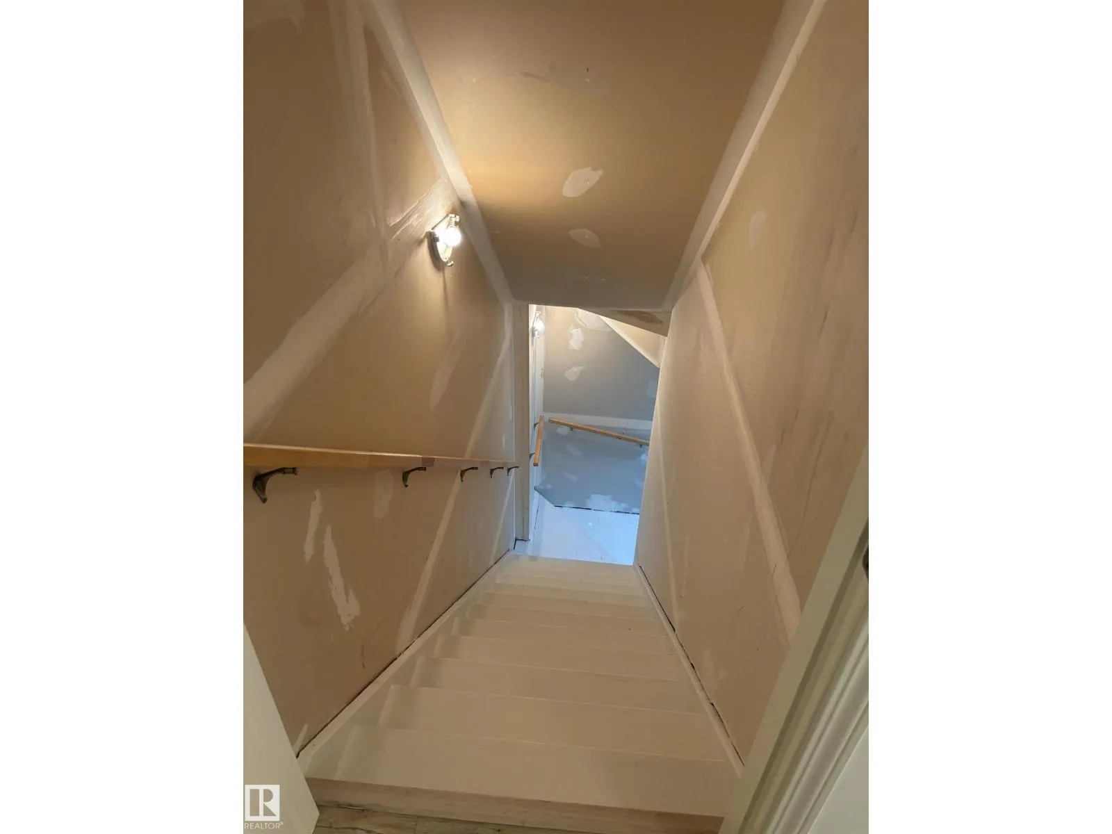 563 ORCHARD BV SW