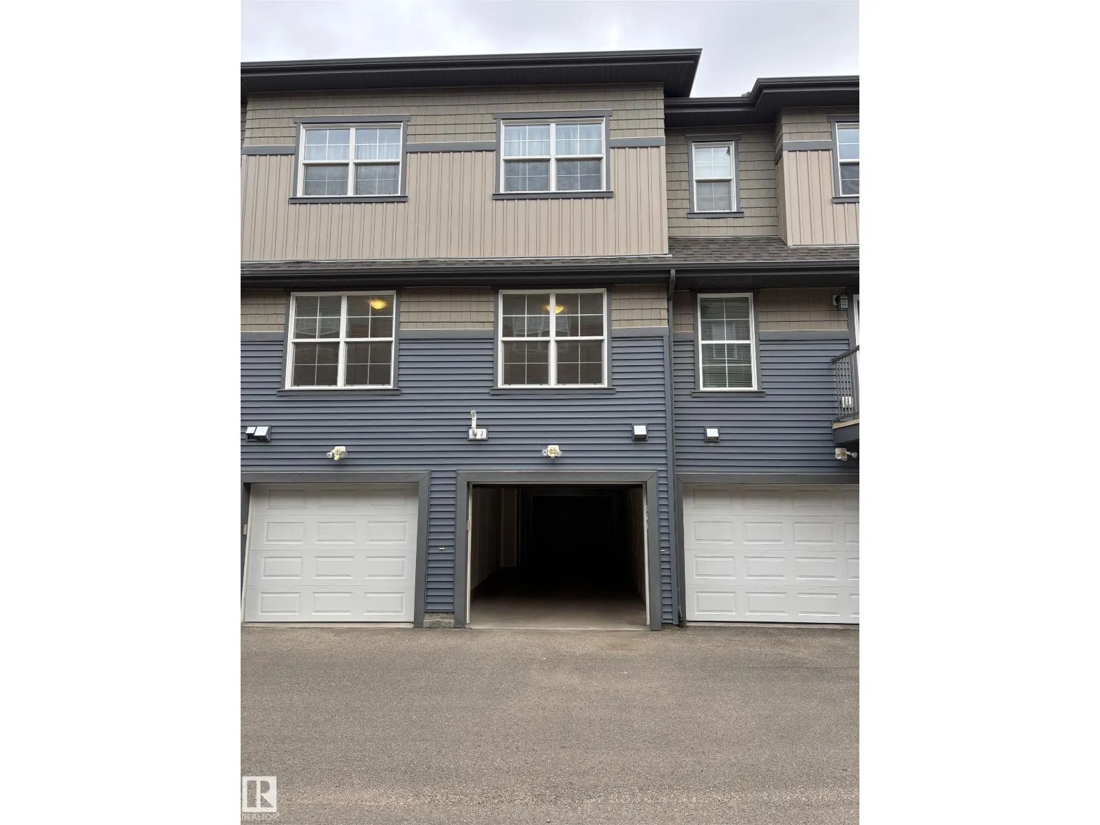 563 ORCHARD BV SW