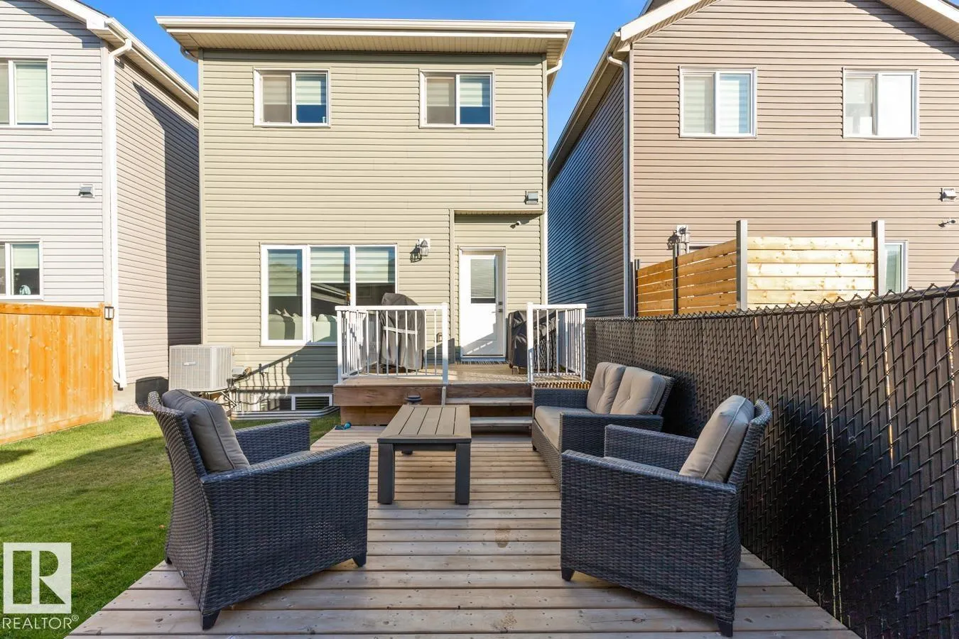 633 MEADOWVIEW DR