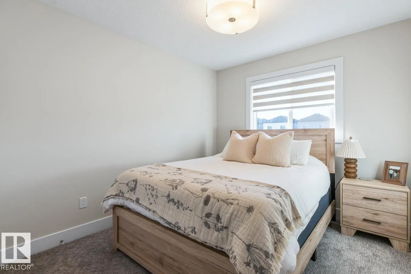 633 MEADOWVIEW DR