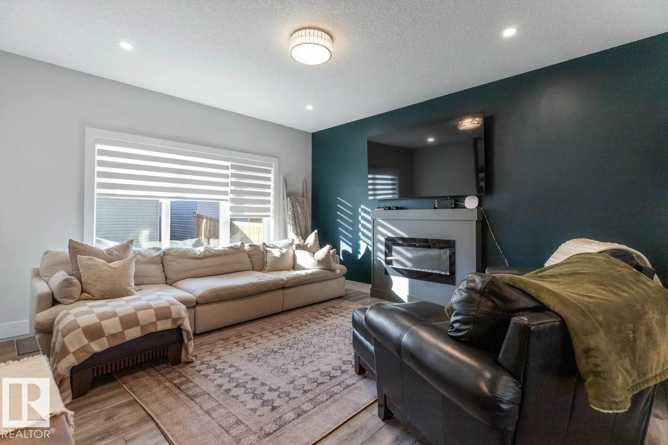 633 MEADOWVIEW DR