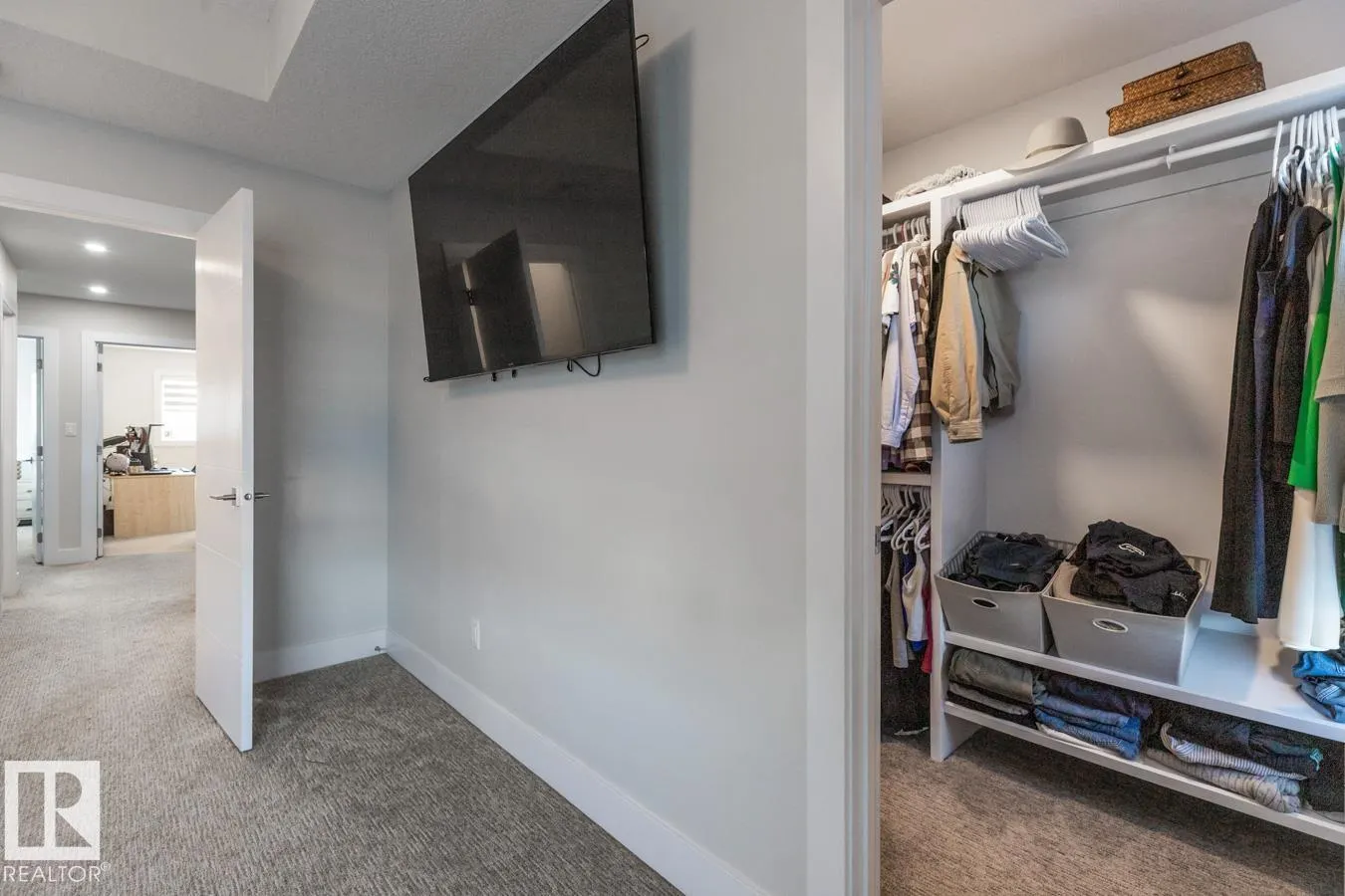 633 MEADOWVIEW DR