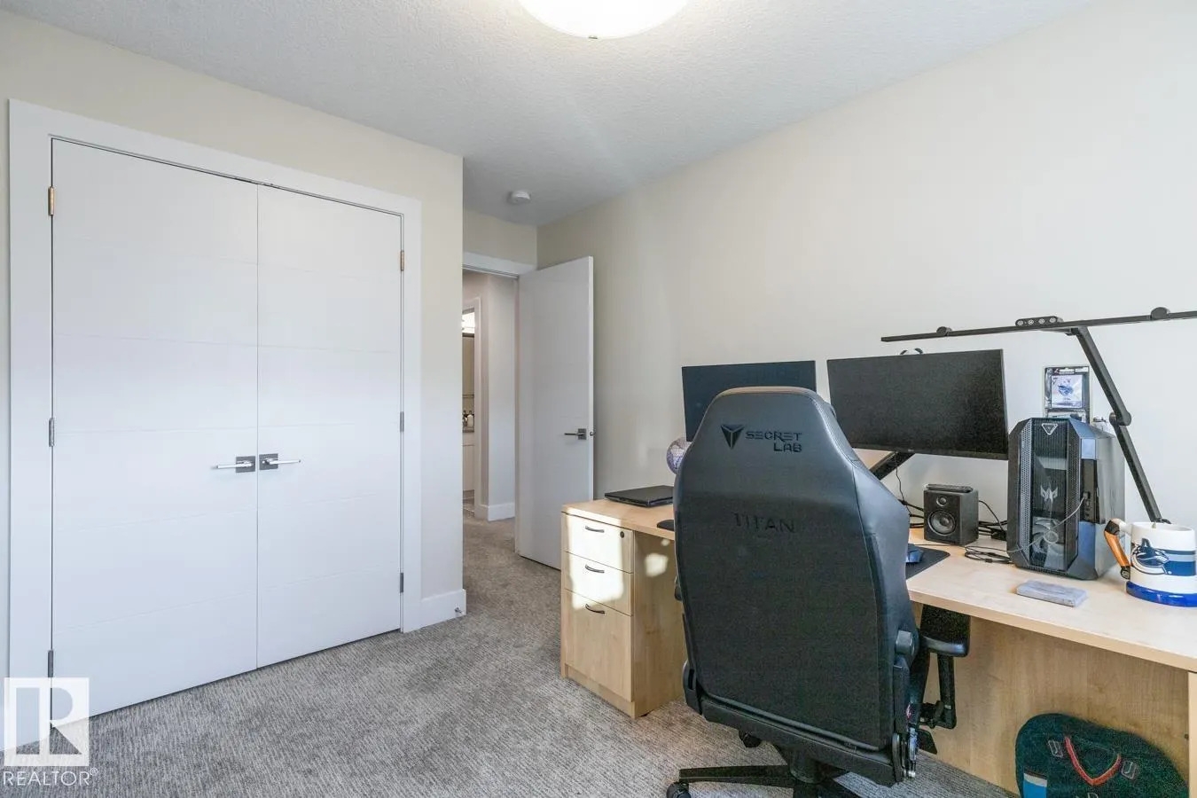 633 MEADOWVIEW DR