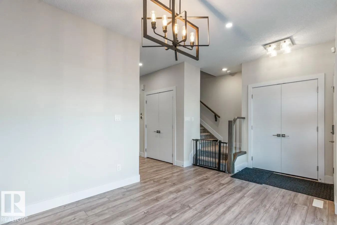 633 MEADOWVIEW DR