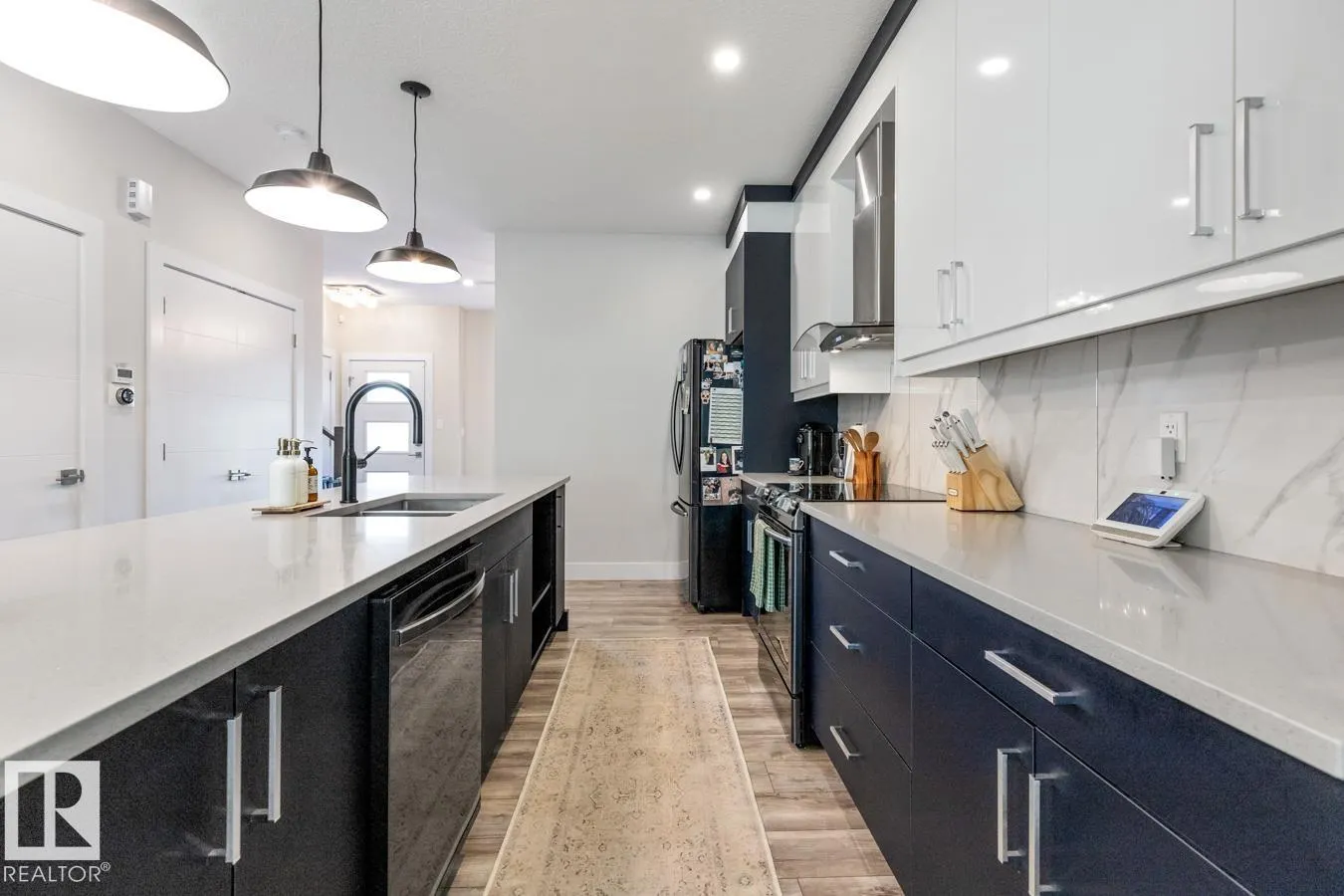 633 MEADOWVIEW DR