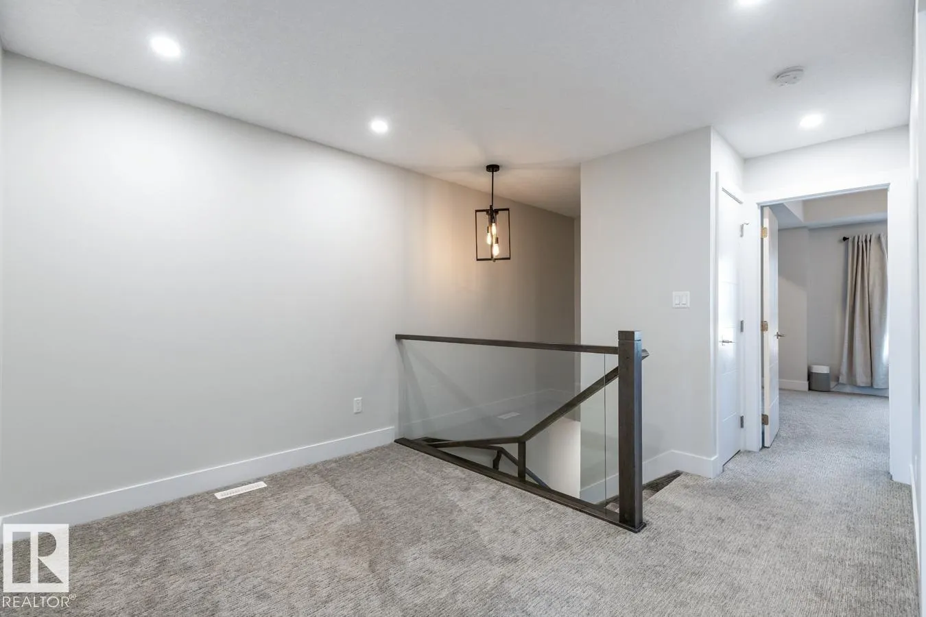 633 MEADOWVIEW DR
