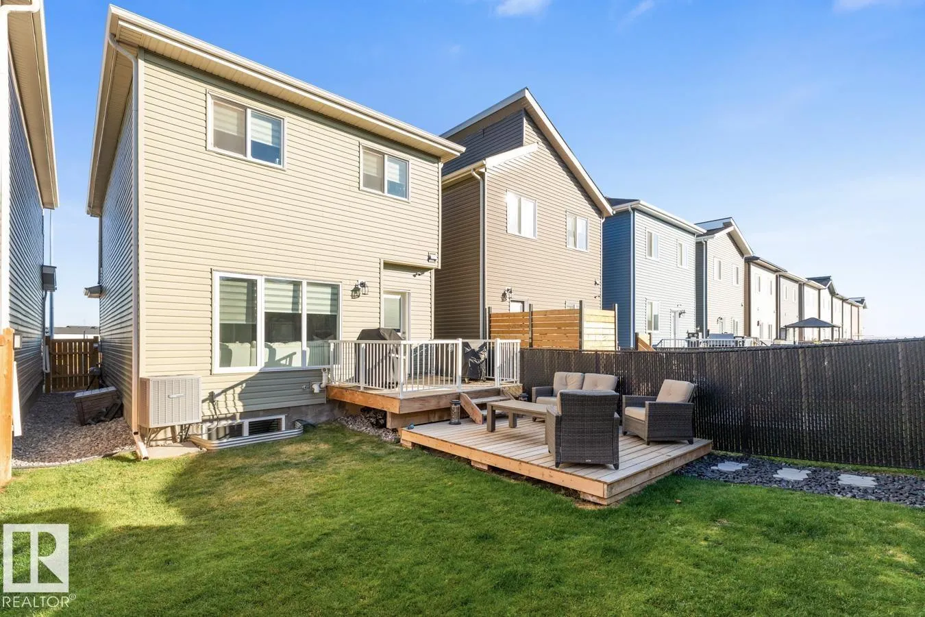 633 MEADOWVIEW DR