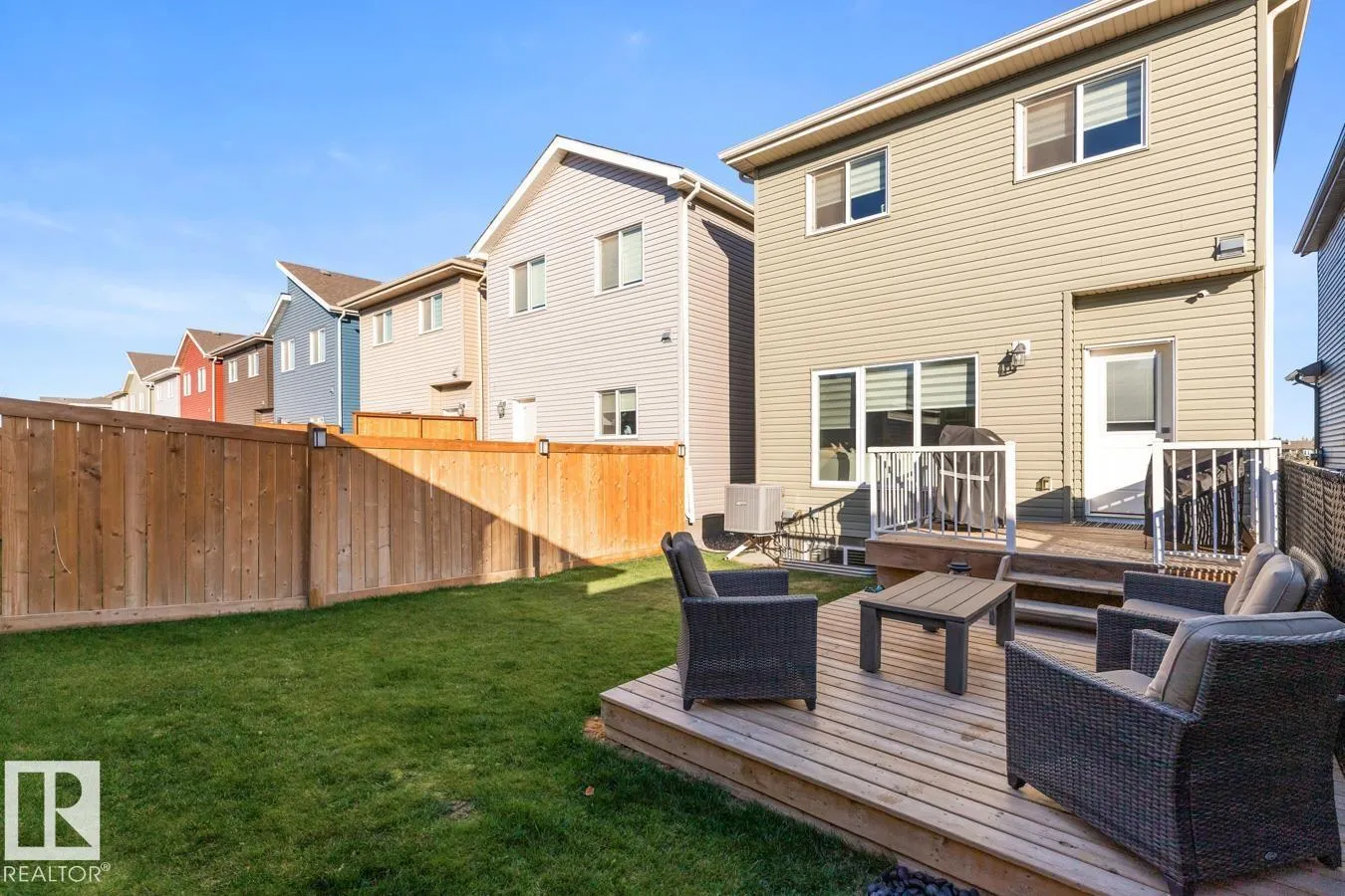 633 MEADOWVIEW DR