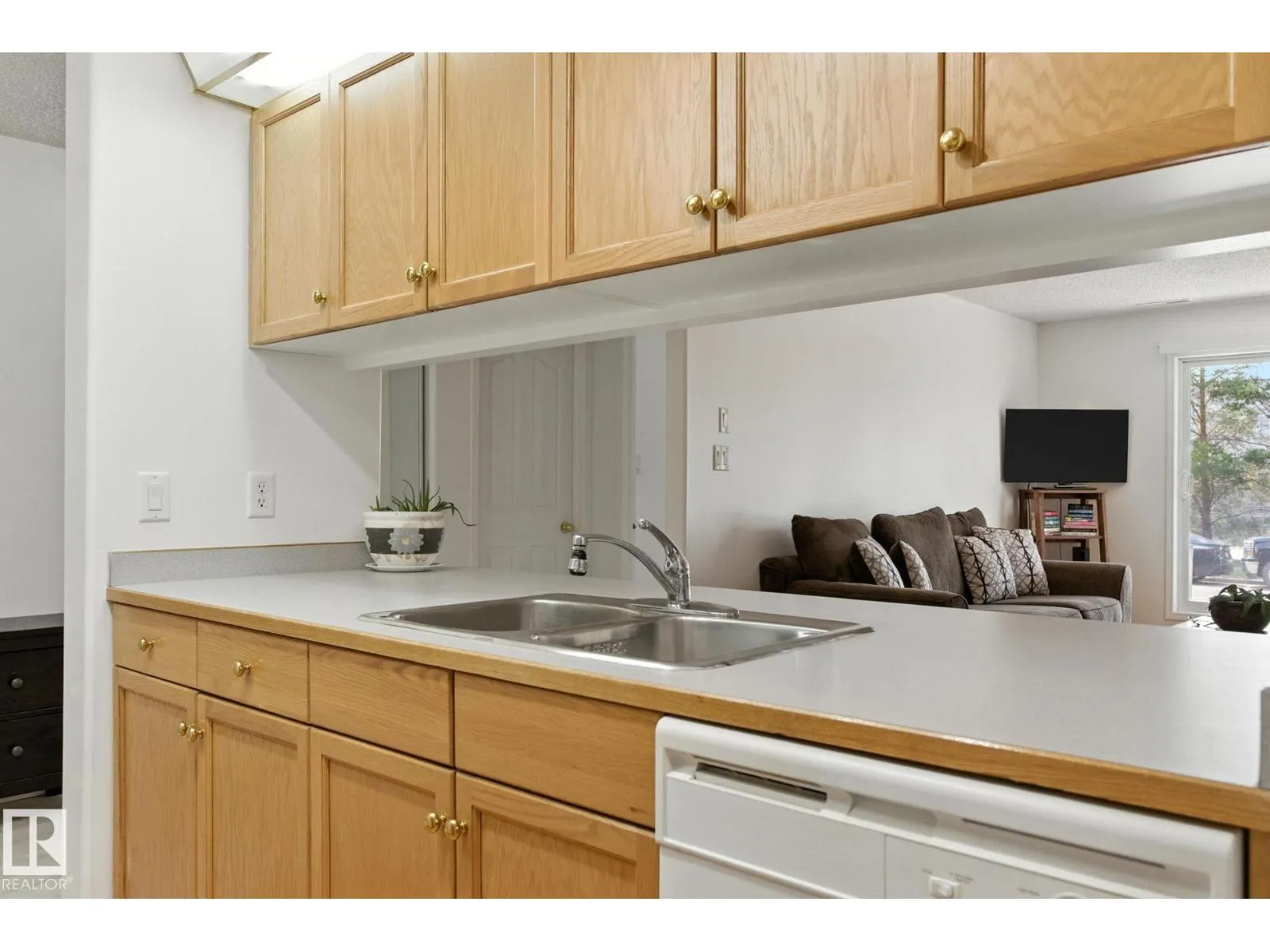 #125 16303 95 ST NW