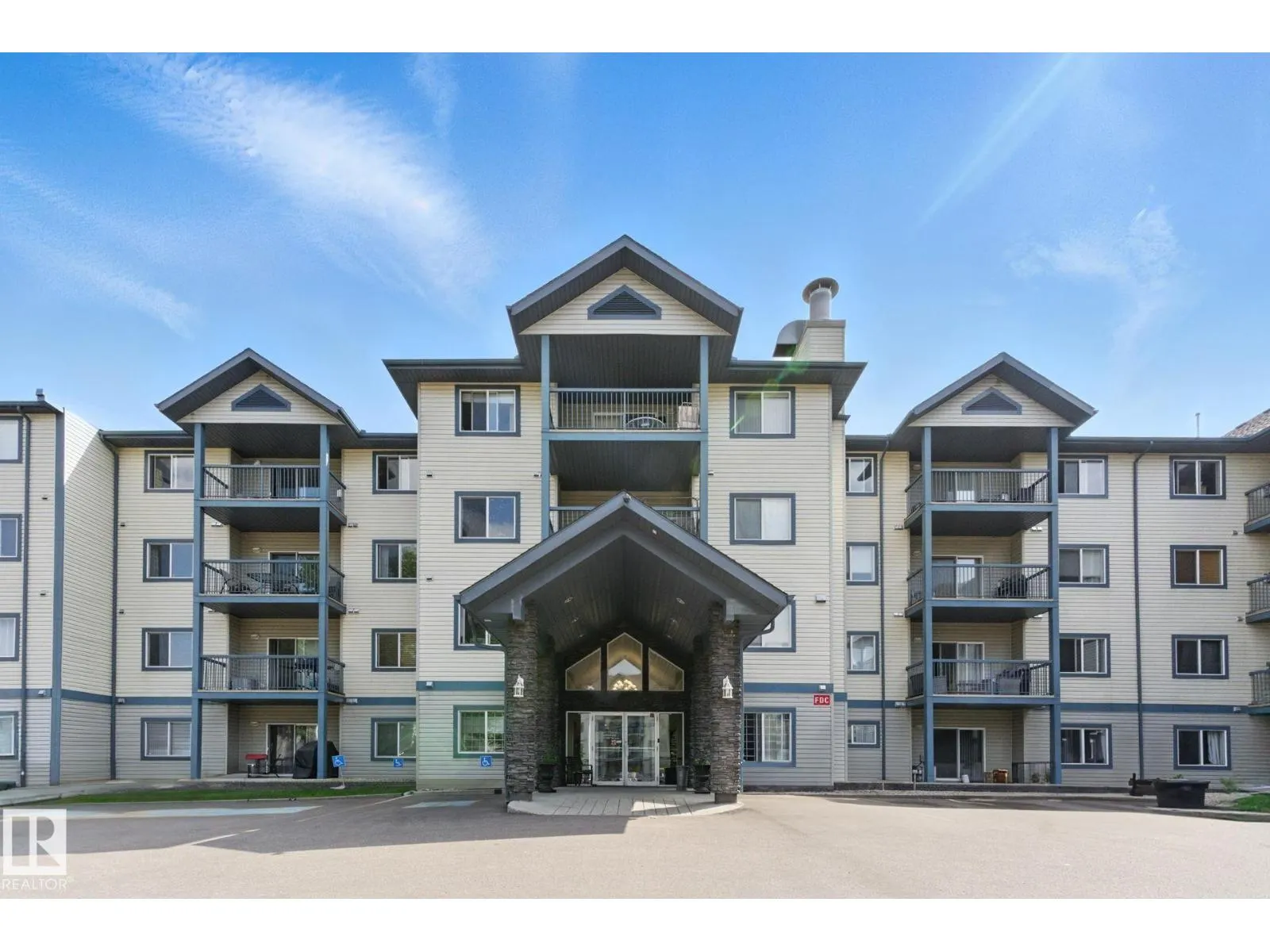 #125 16303 95 ST NW