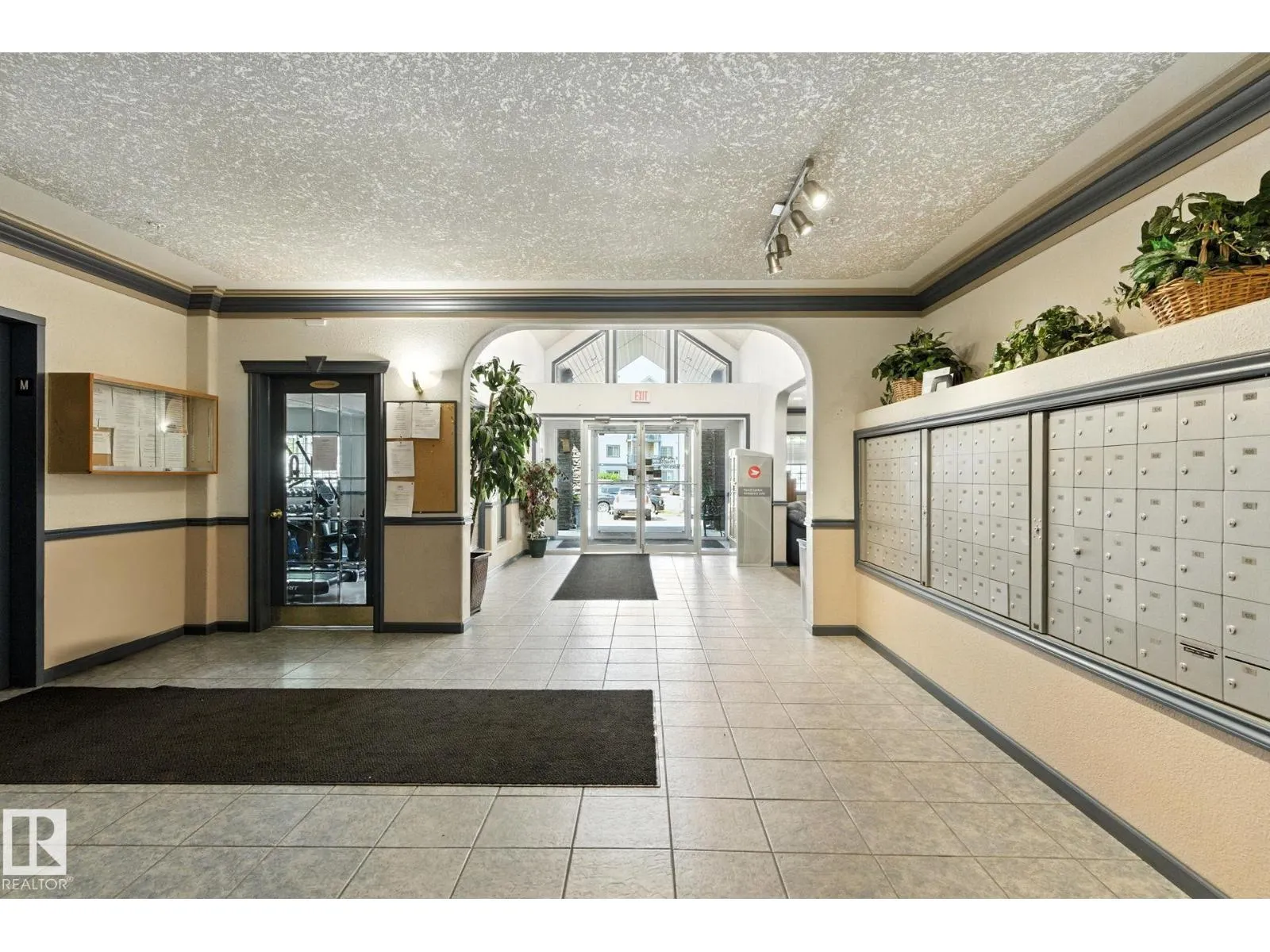 #125 16303 95 ST NW