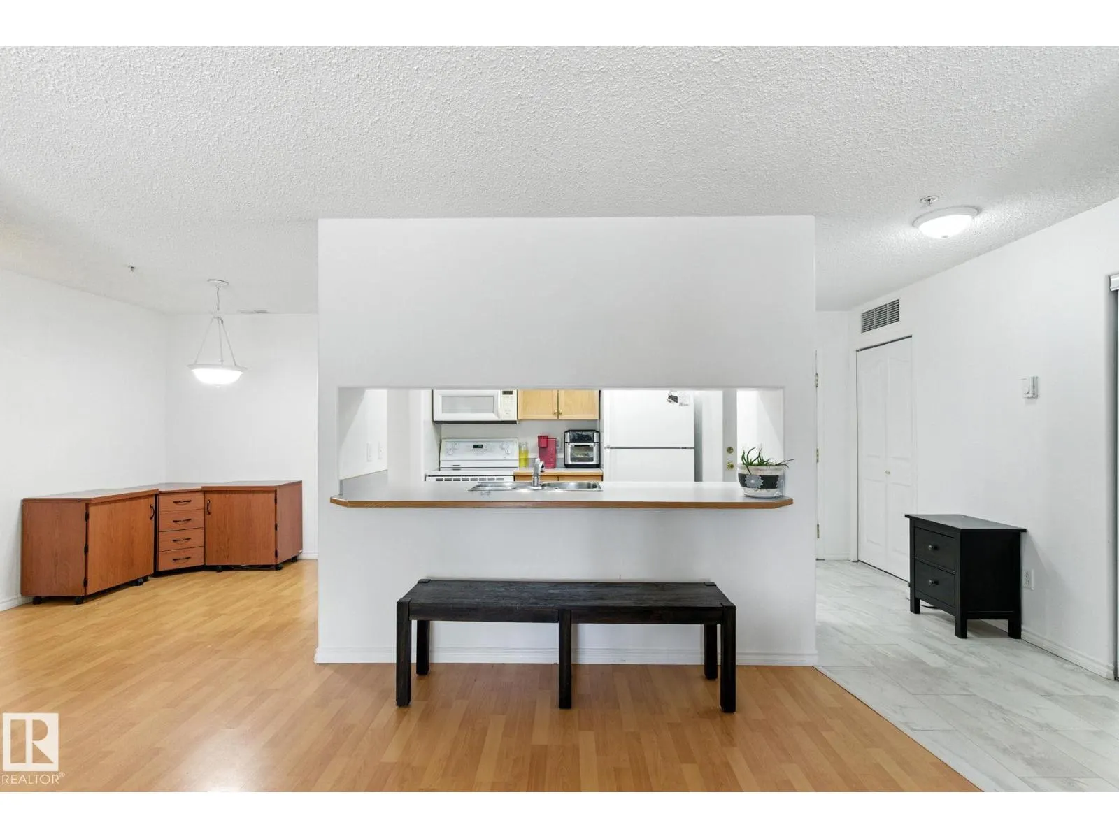 #125 16303 95 ST NW
