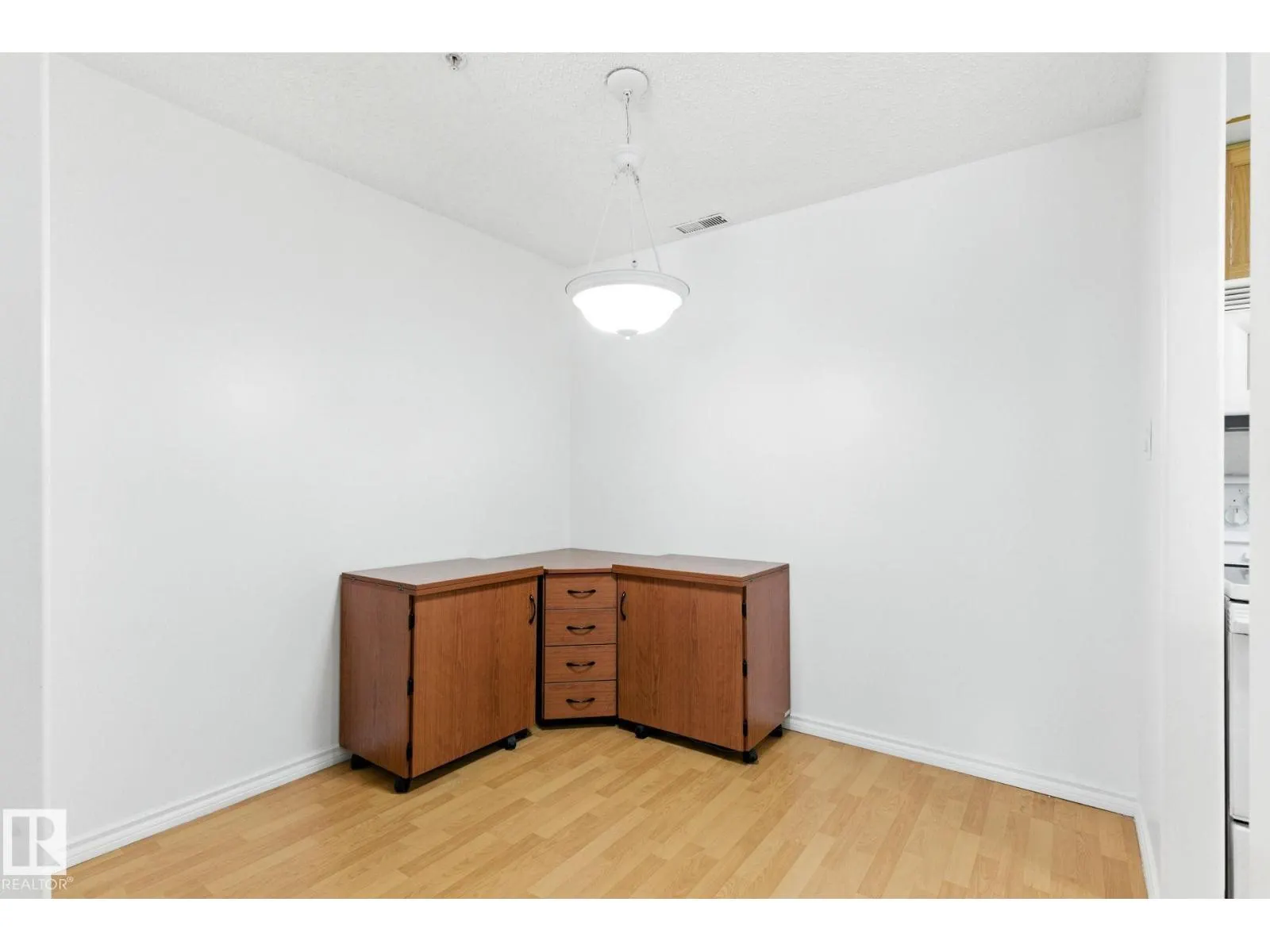#125 16303 95 ST NW