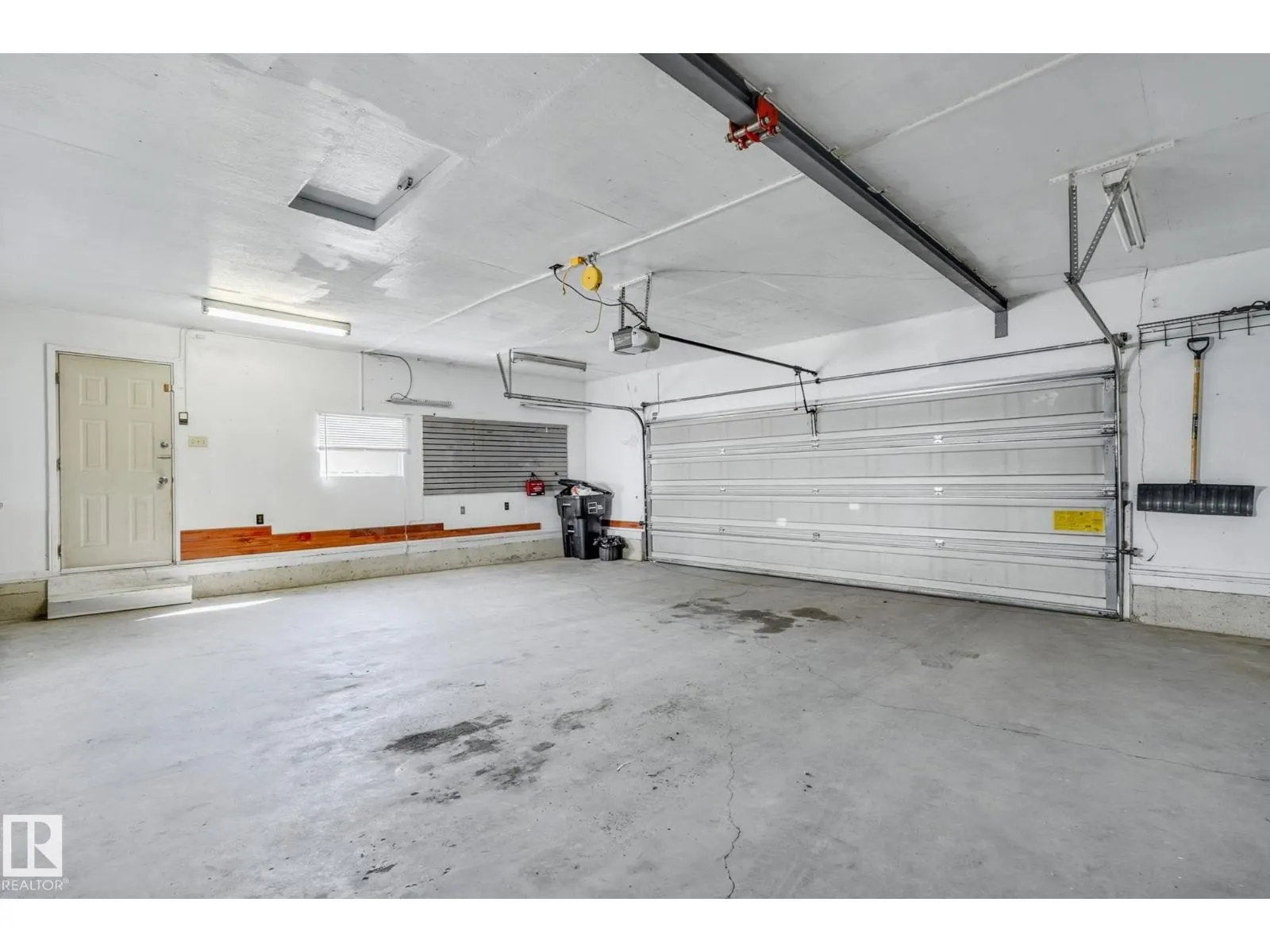 6123 144 AV NW