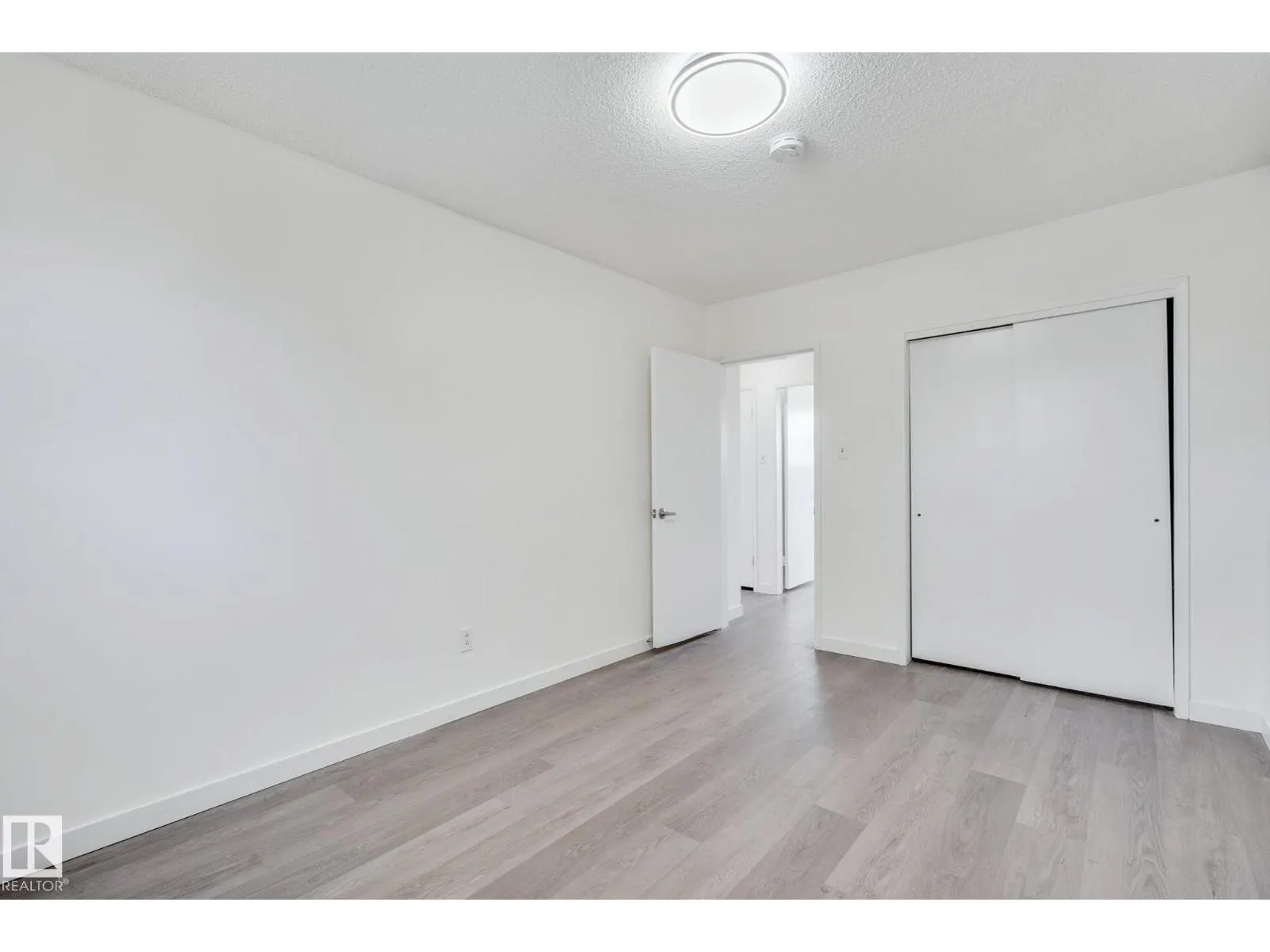6123 144 AV NW
