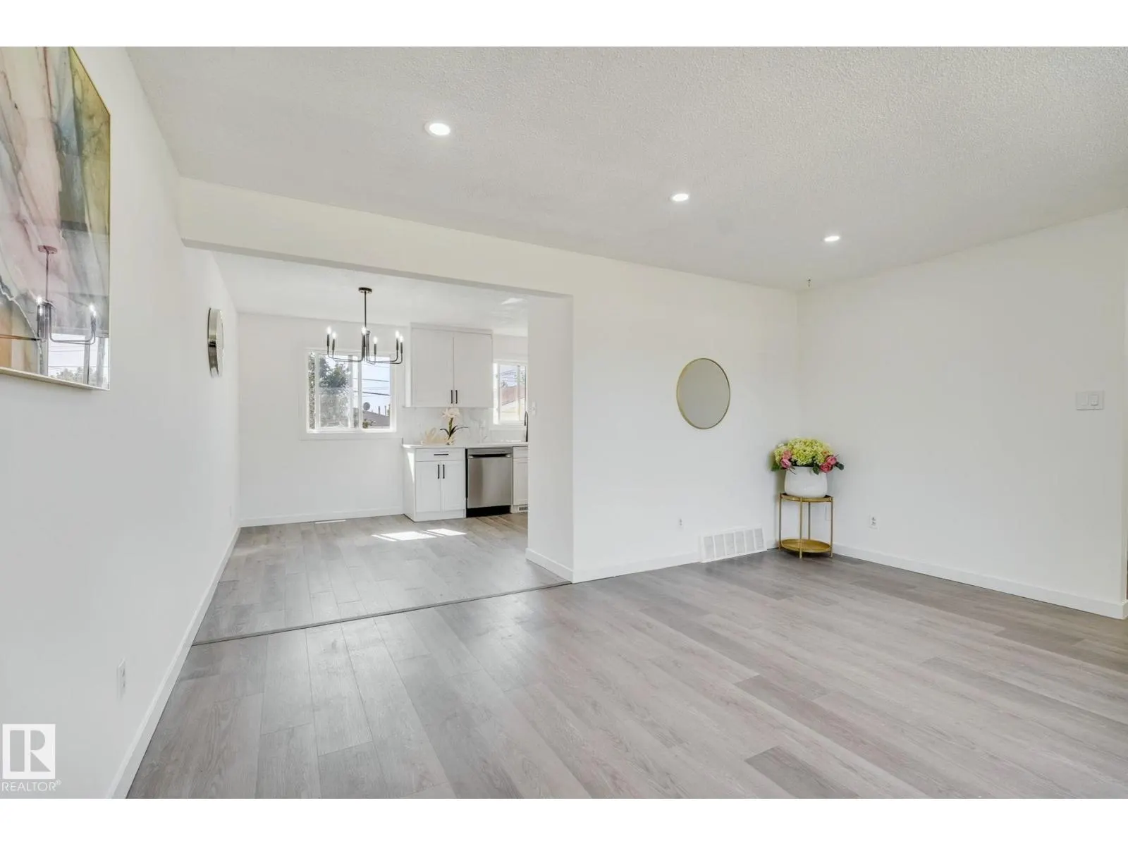 6123 144 AV NW