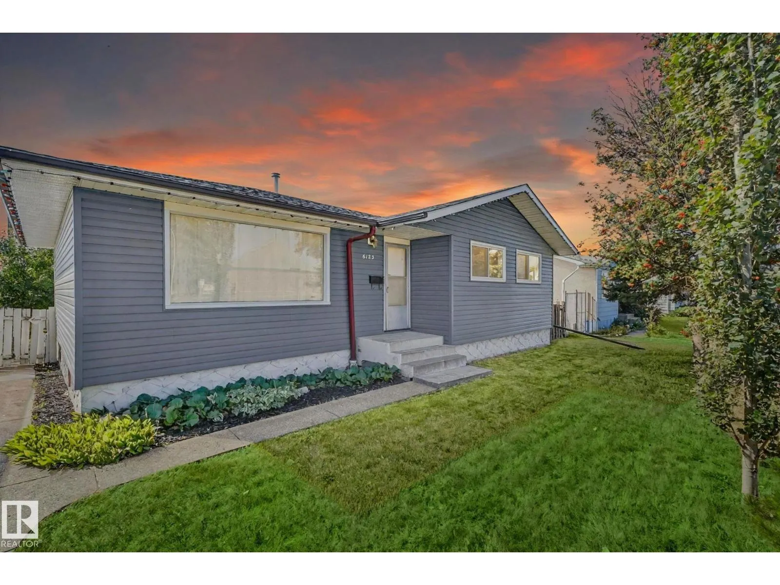 6123 144 AV NW