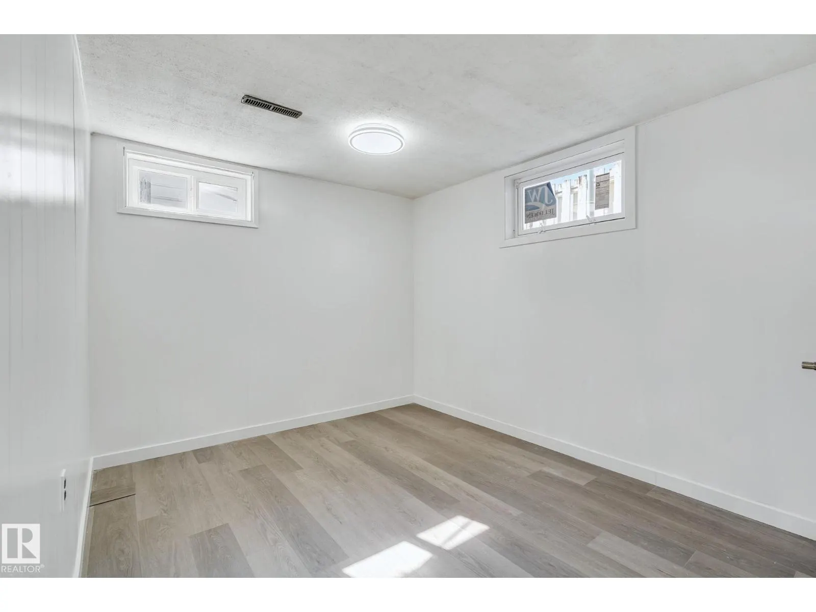 6123 144 AV NW