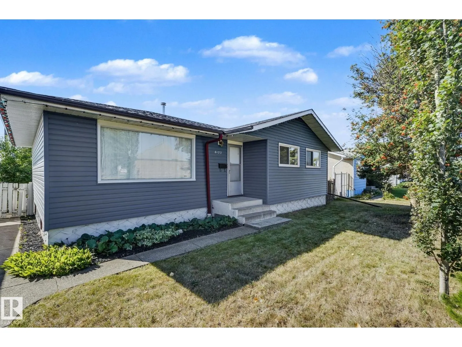 6123 144 AV NW