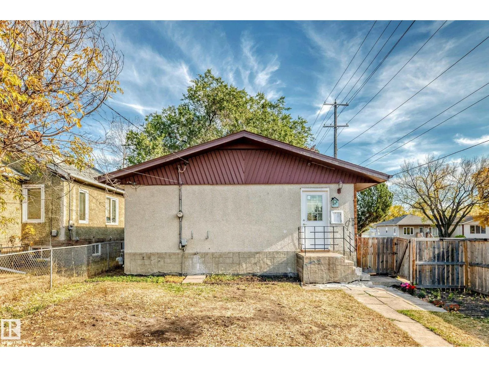 7104 129 AV NW