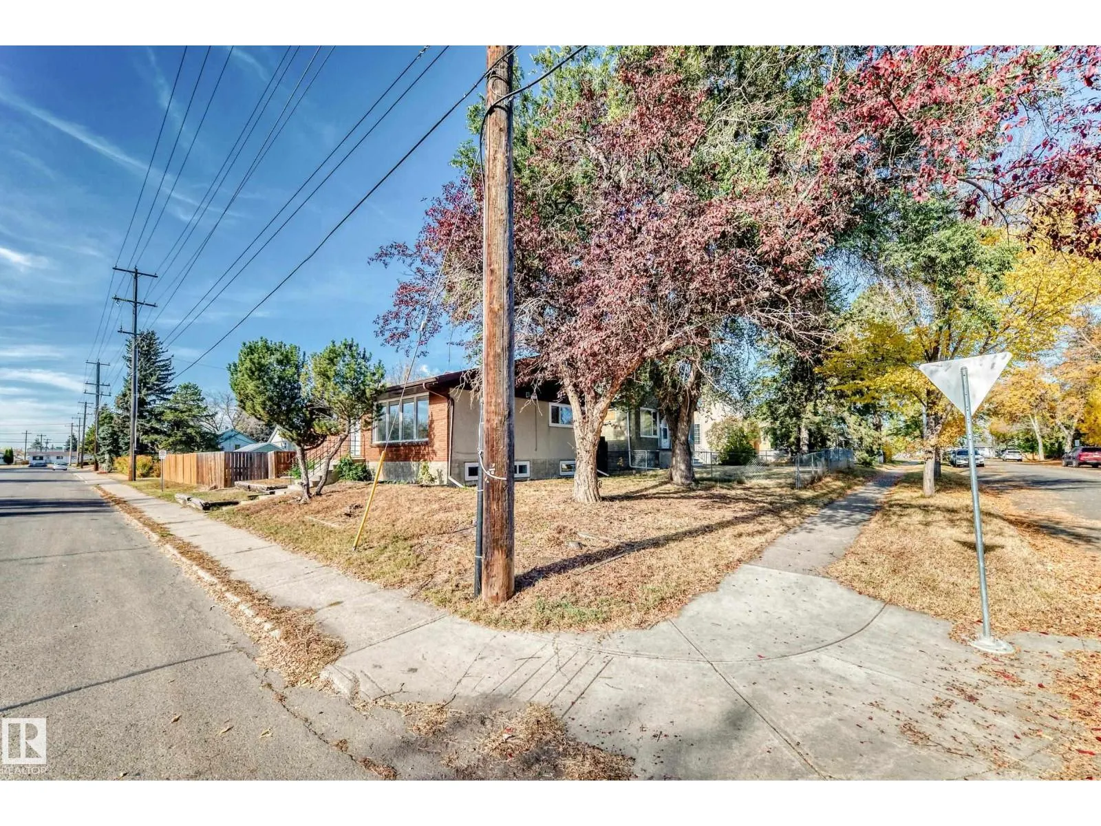 7104 129 AV NW