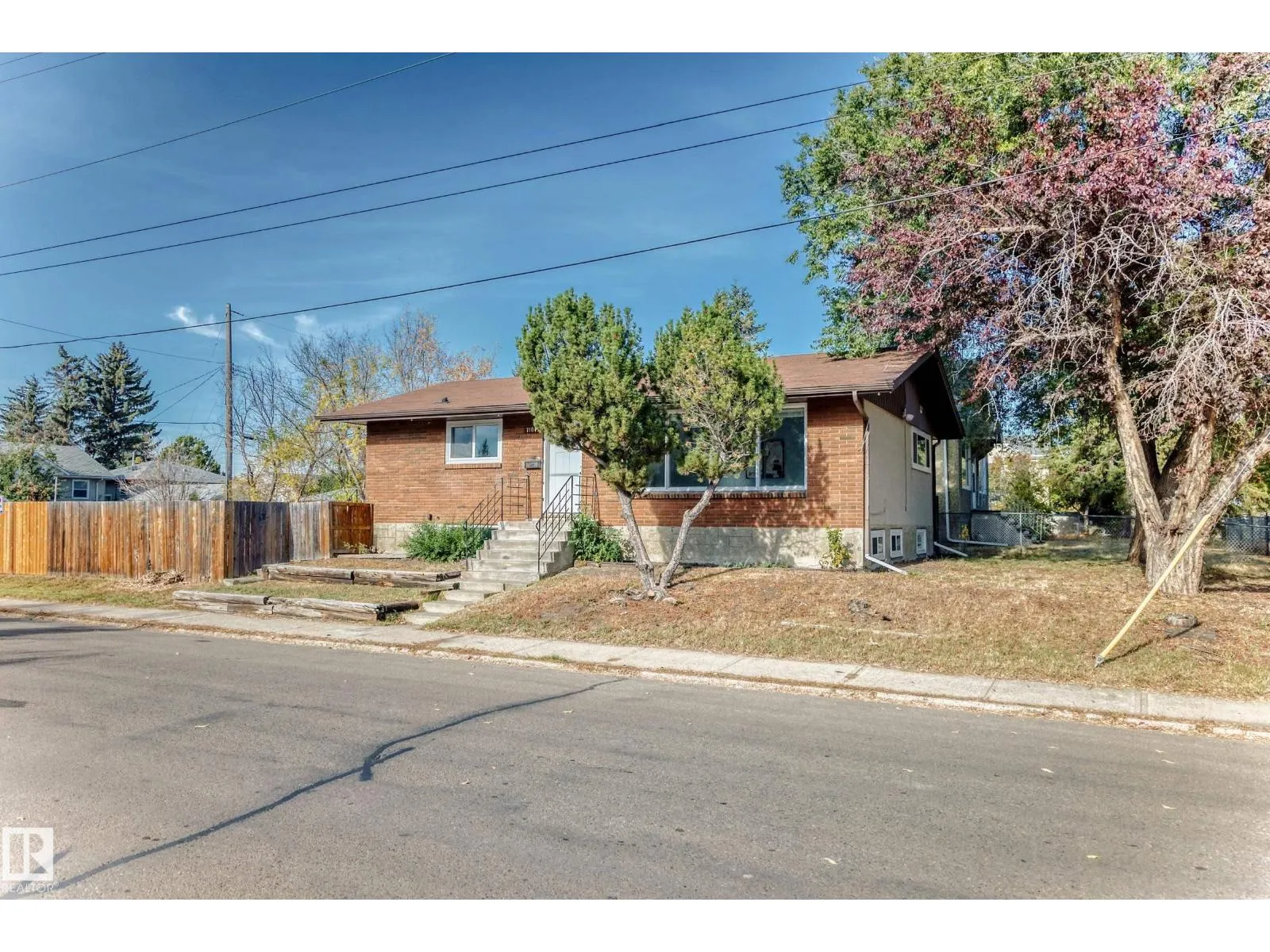 7104 129 AV NW