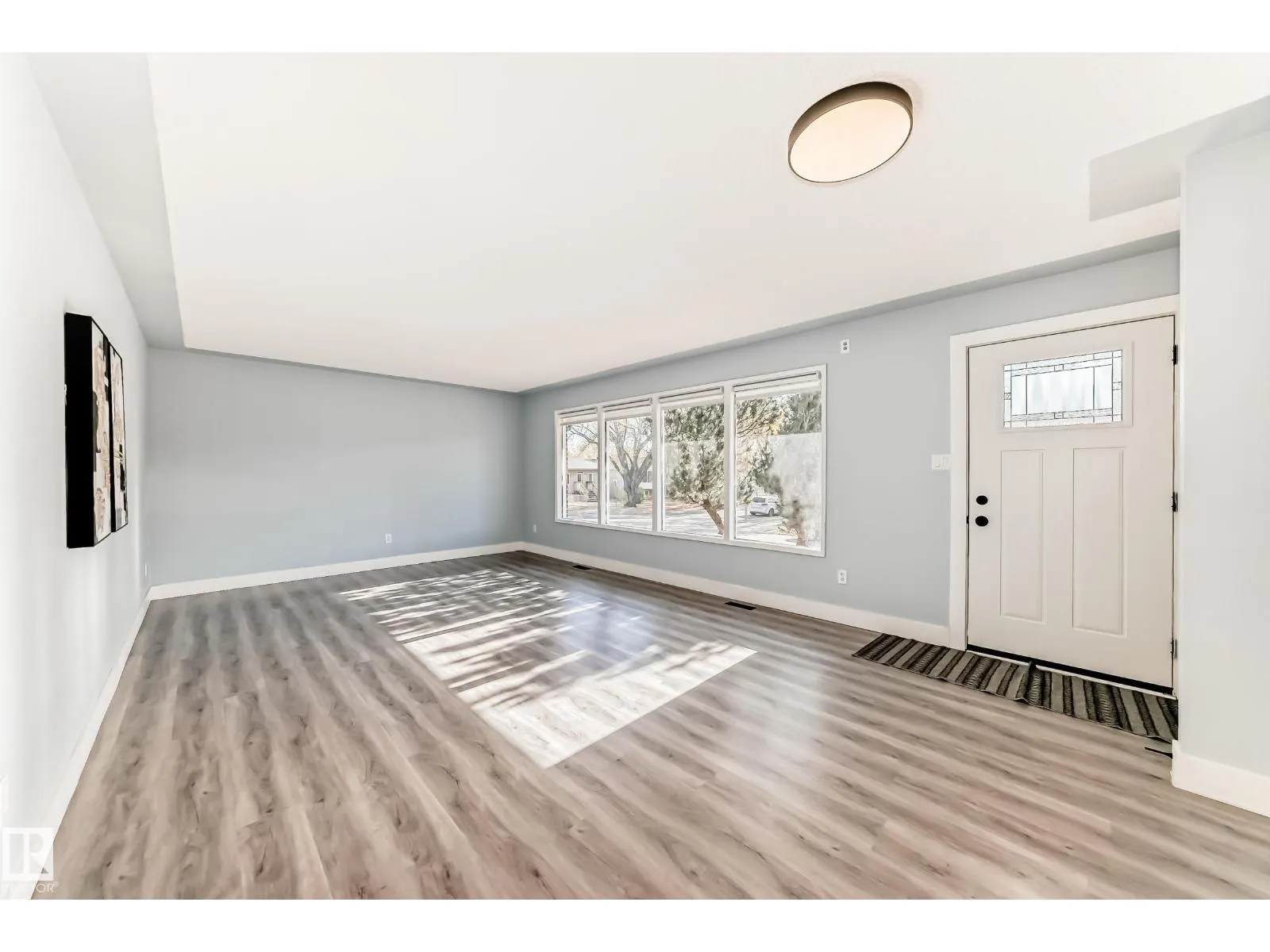 7104 129 AV NW