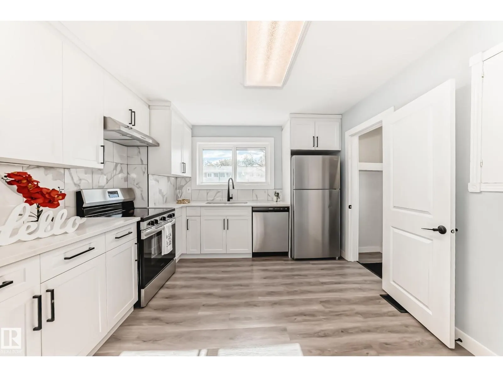 7104 129 AV NW