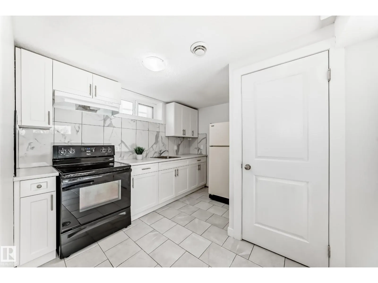 7104 129 AV NW