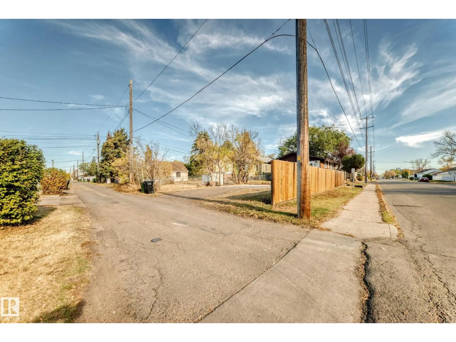 7104 129 AV NW