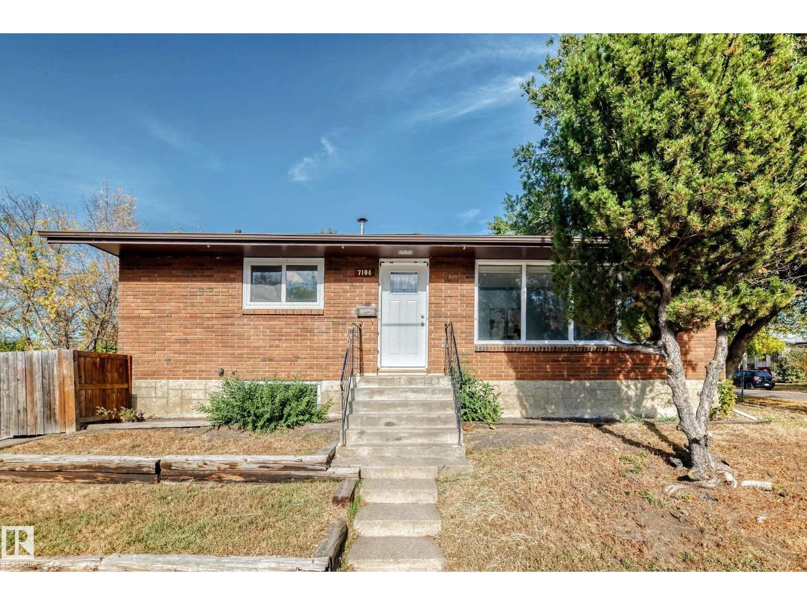 7104 129 AV NW