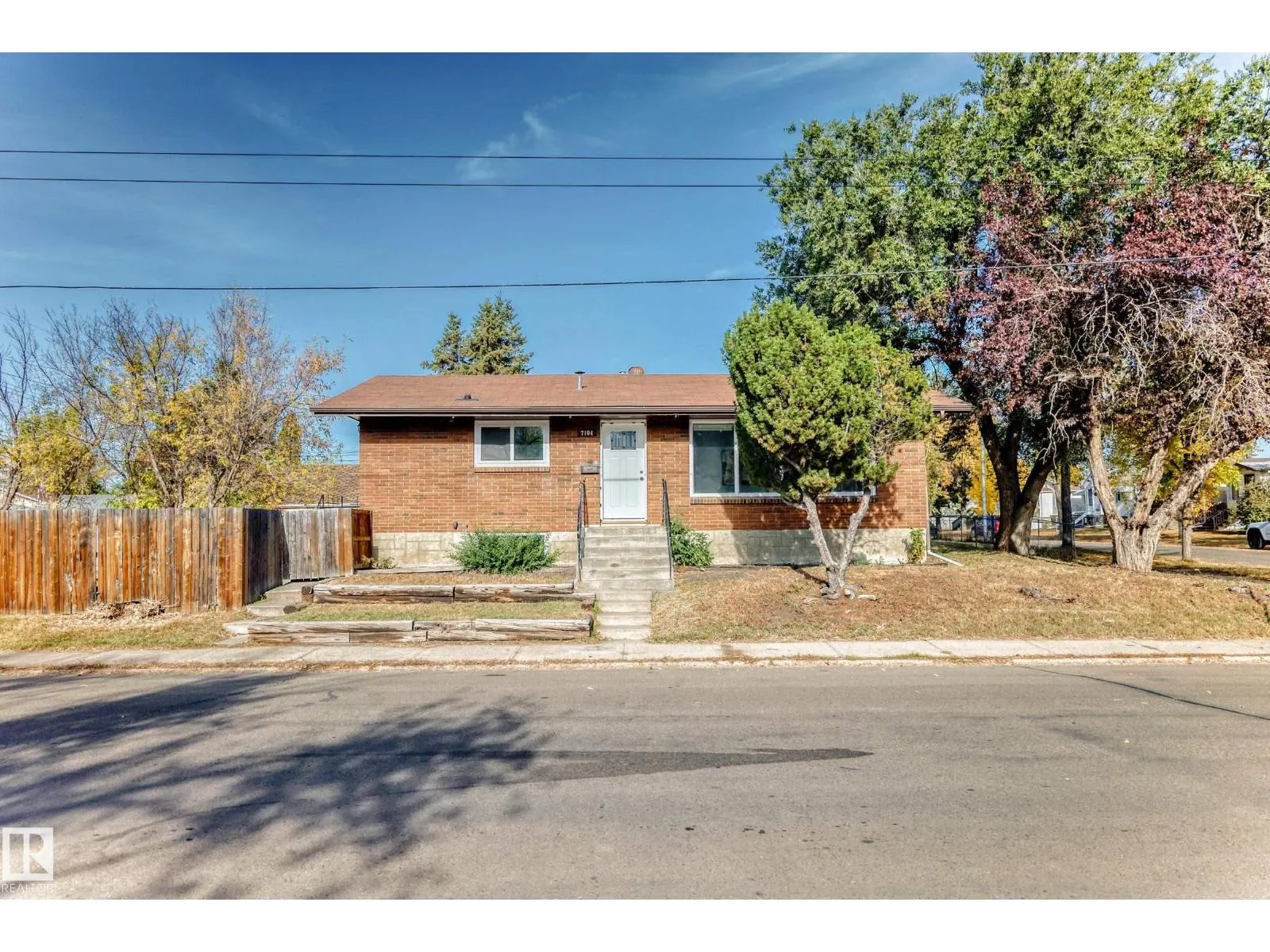 7104 129 AV NW