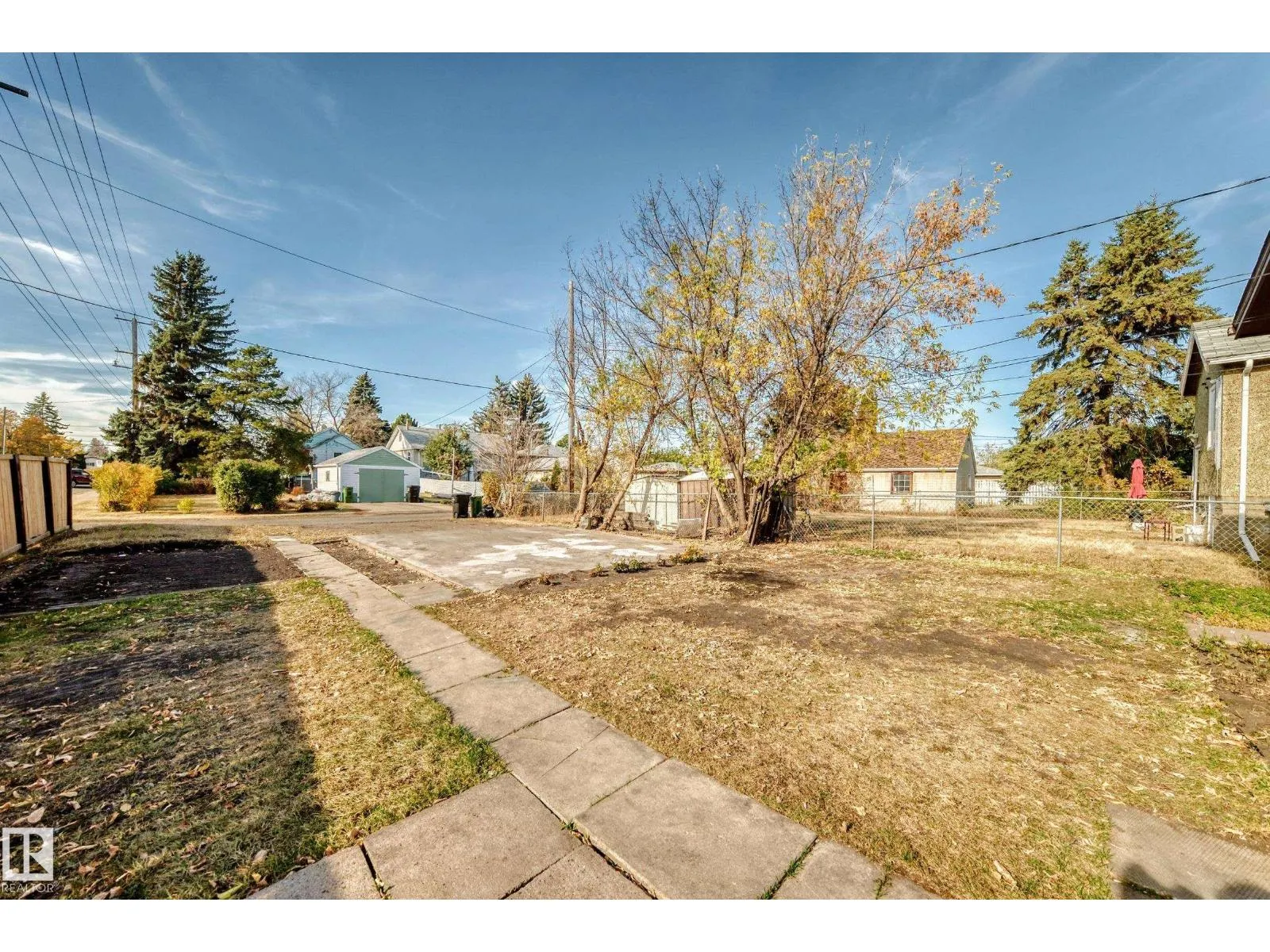 7104 129 AV NW