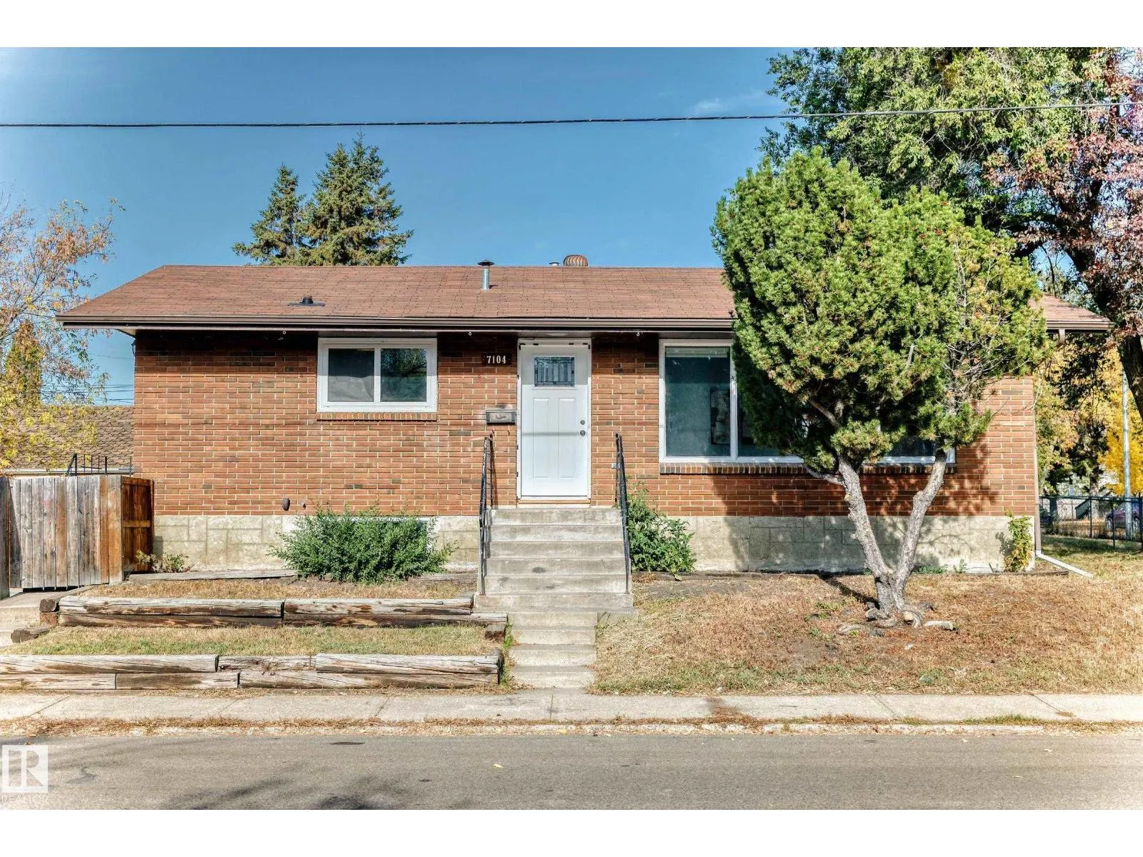 7104 129 AV NW