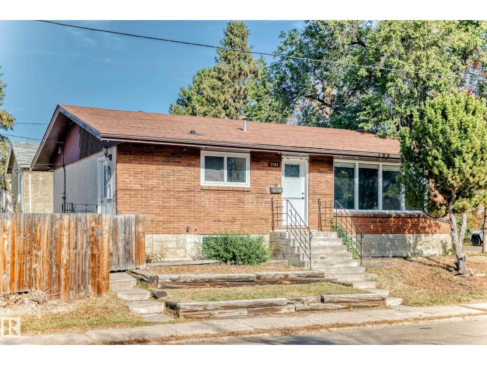 7104 129 AV NW