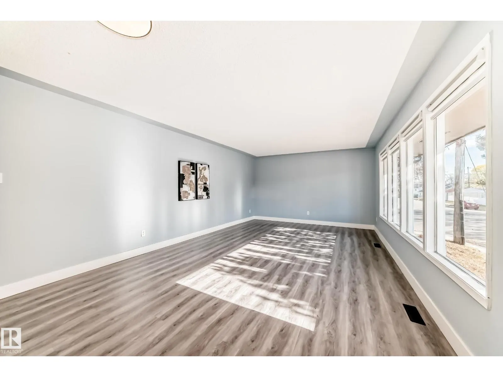 7104 129 AV NW