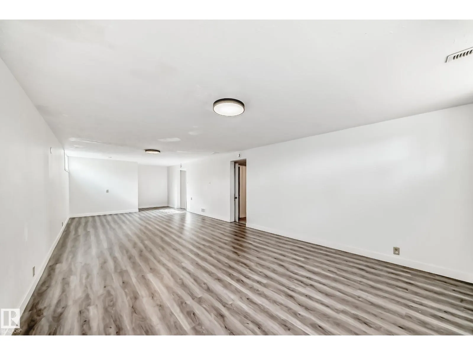 7104 129 AV NW