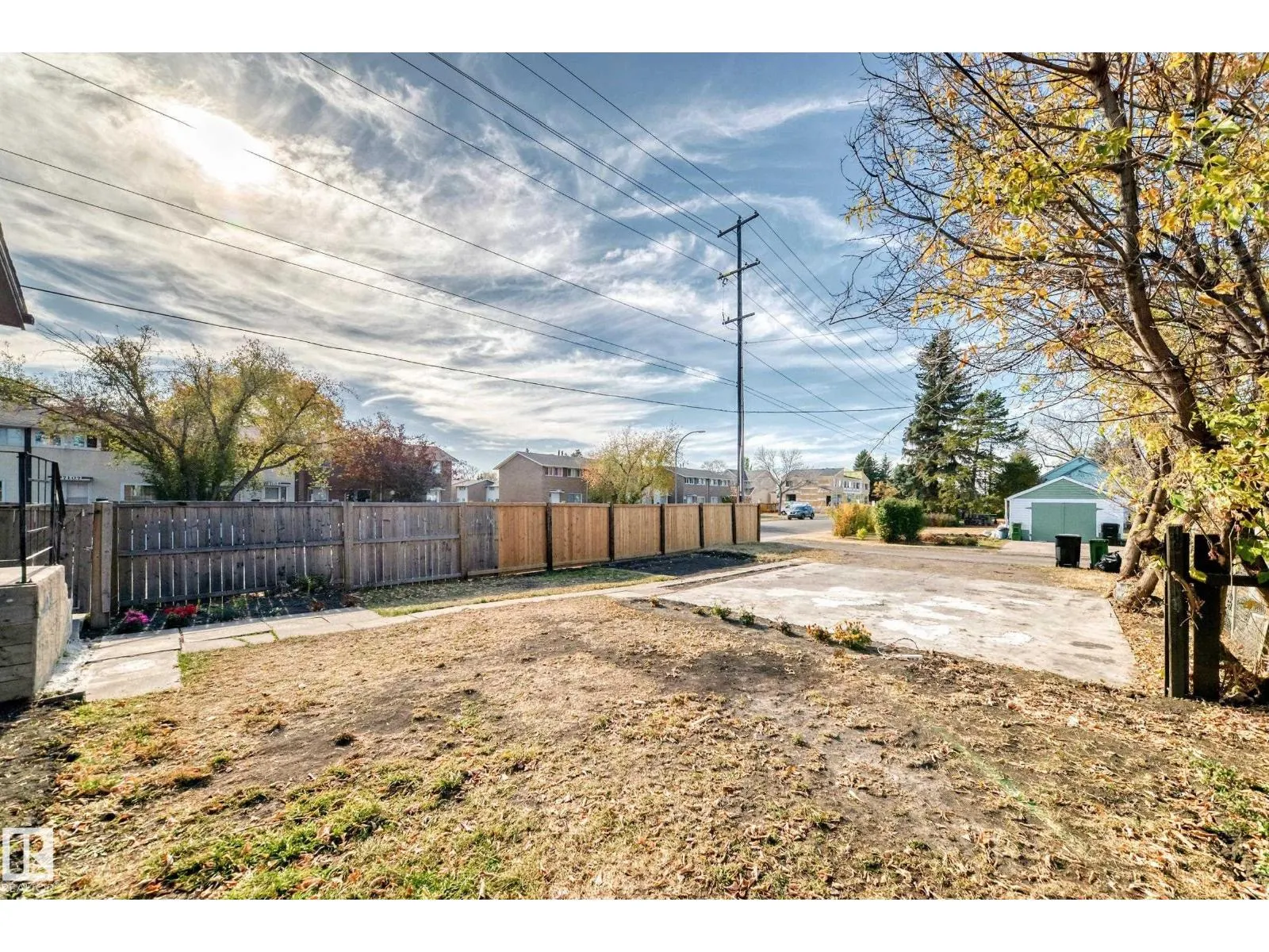 7104 129 AV NW