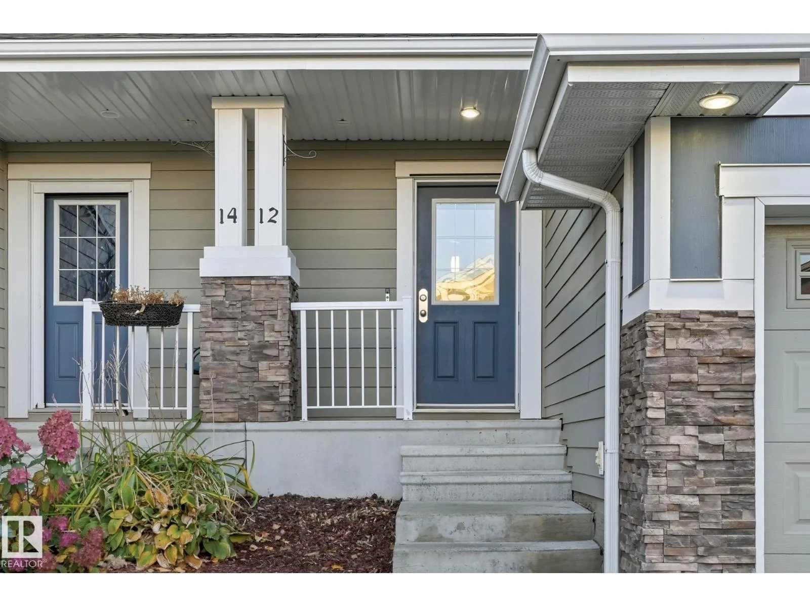 #12 219 CHARLOTTE WY