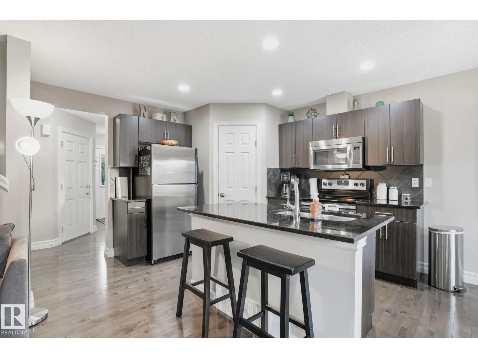 #12 219 CHARLOTTE WY