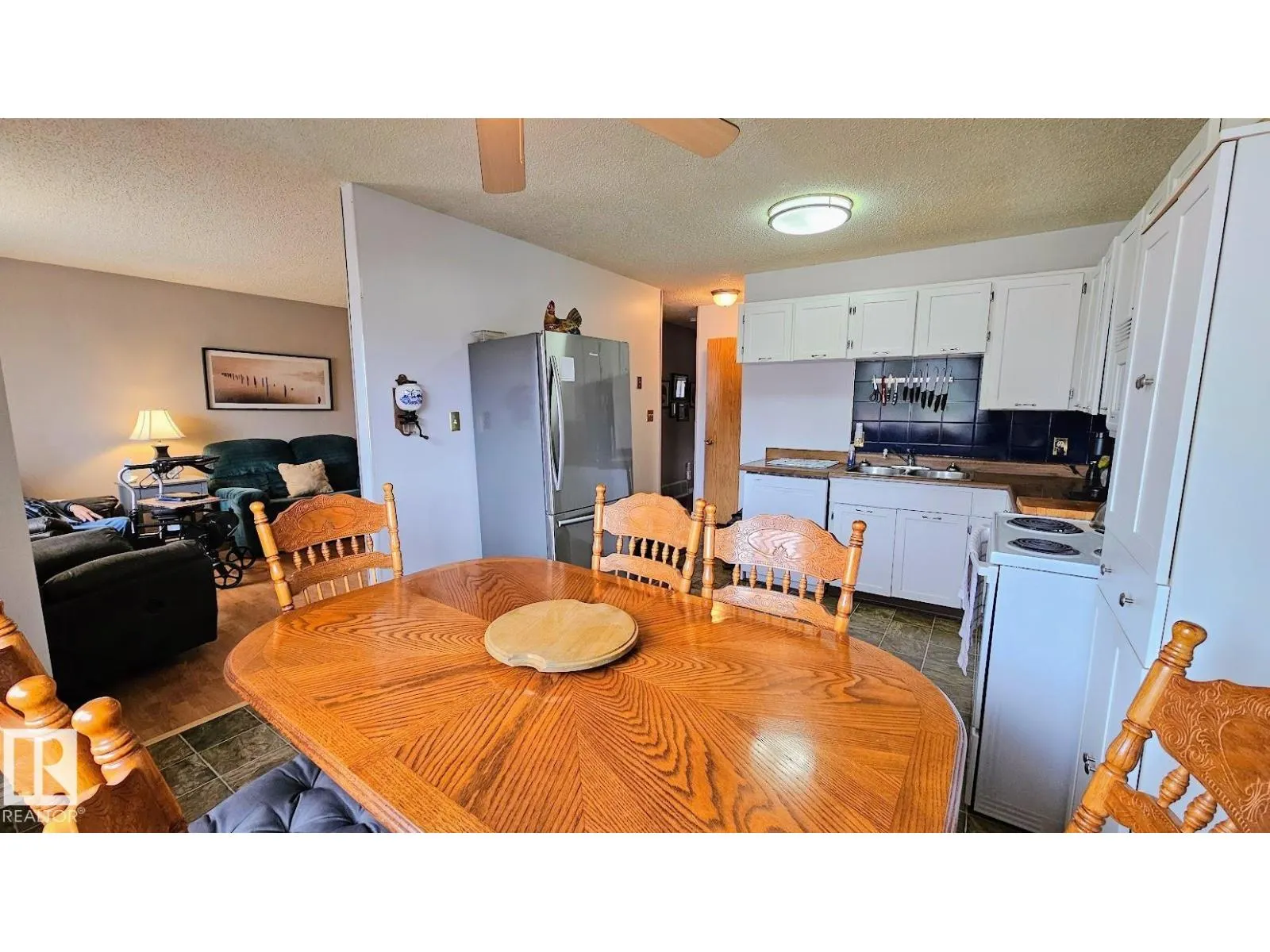 284 PORTER AV