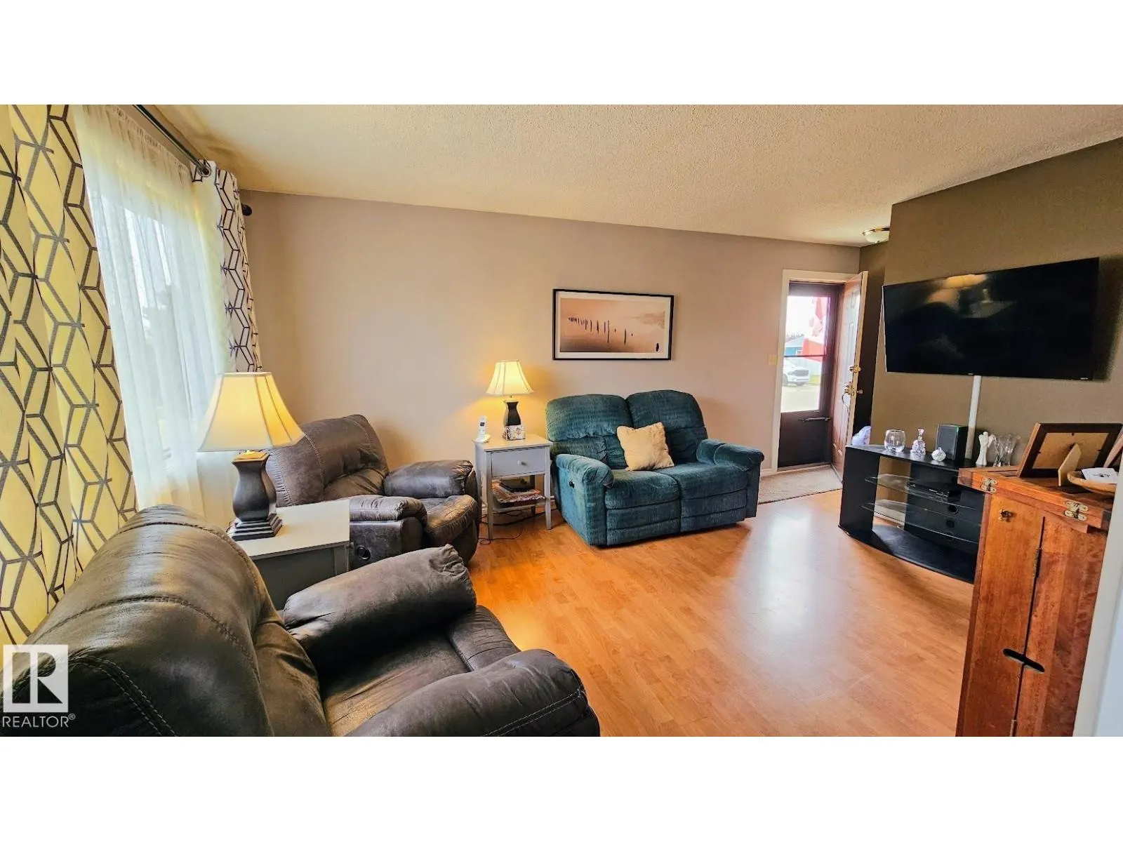 284 PORTER AV
