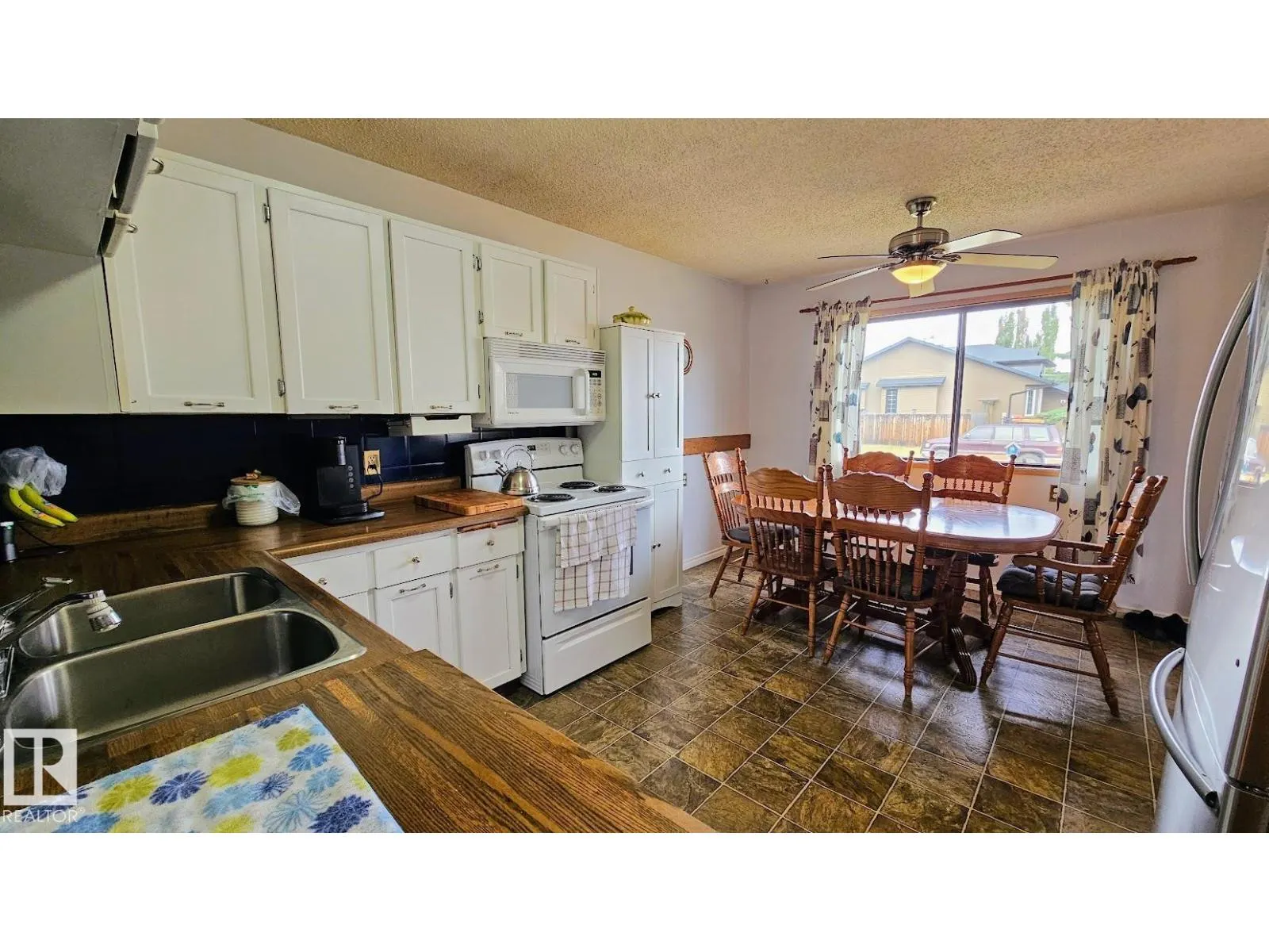 284 PORTER AV