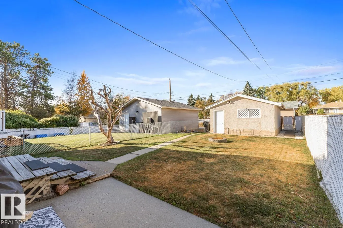 12232 83 ST NW