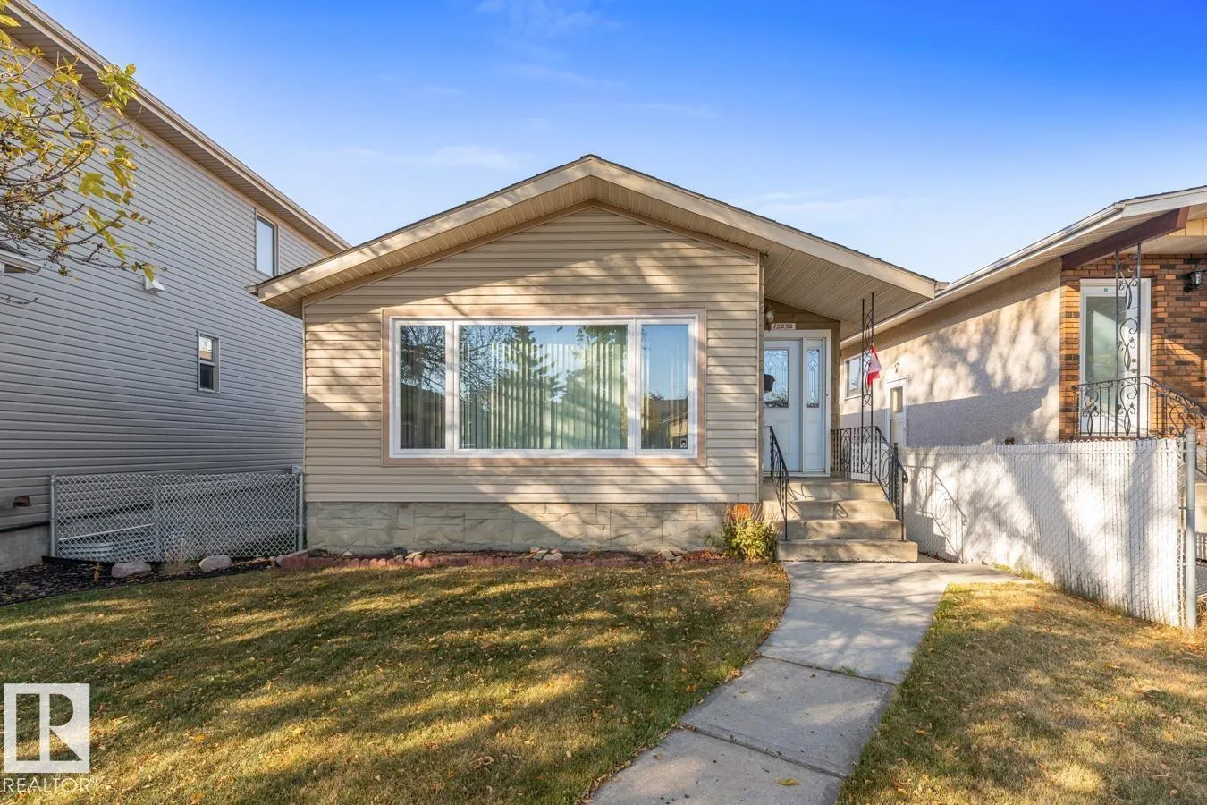 12232 83 ST NW