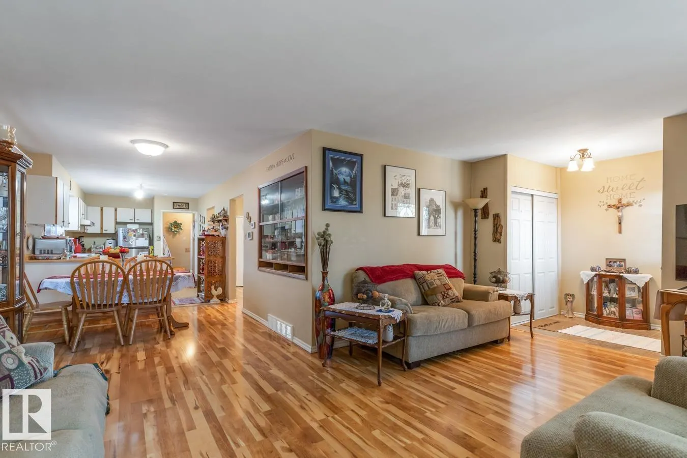 12232 83 ST NW