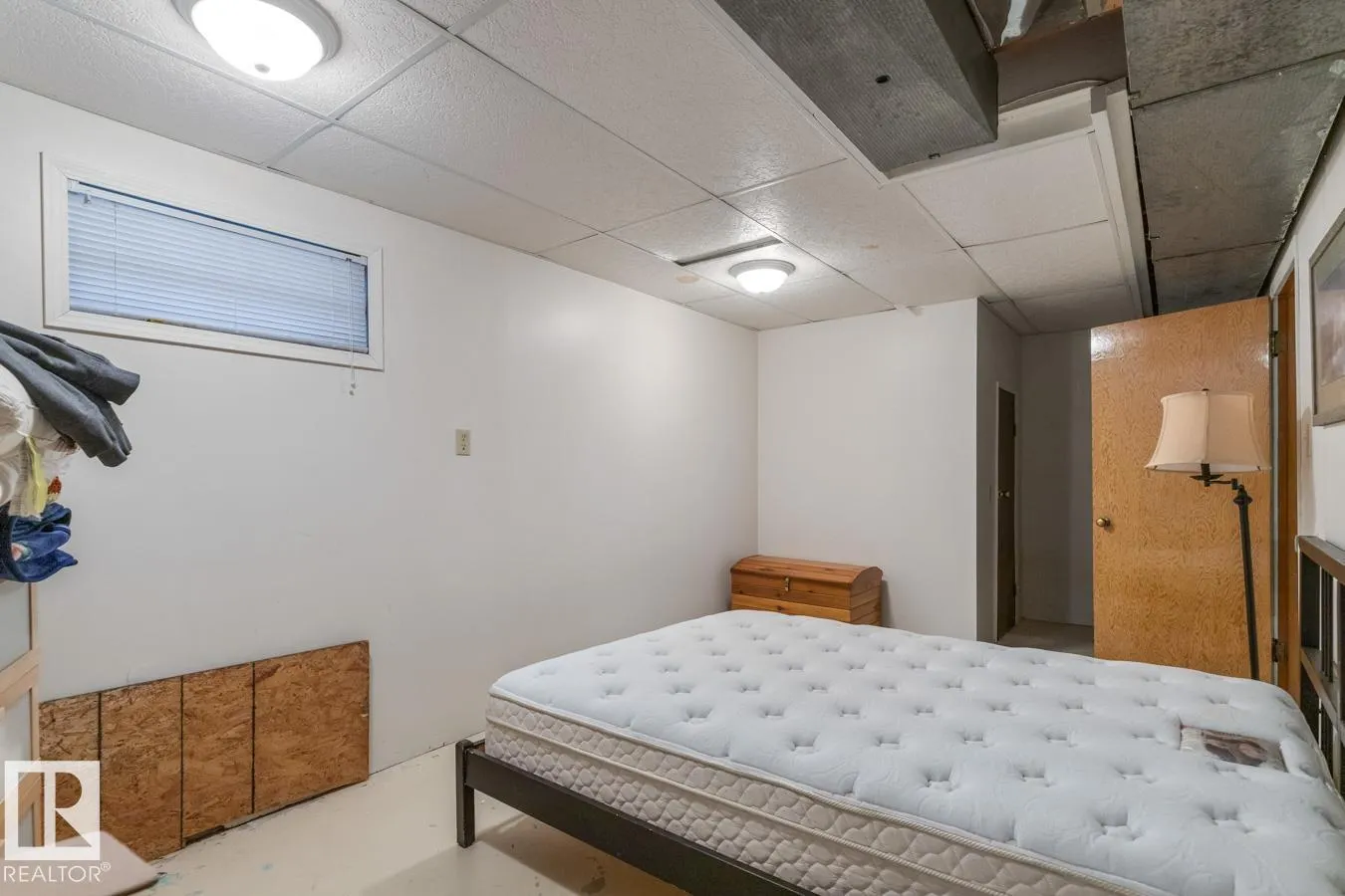 12232 83 ST NW