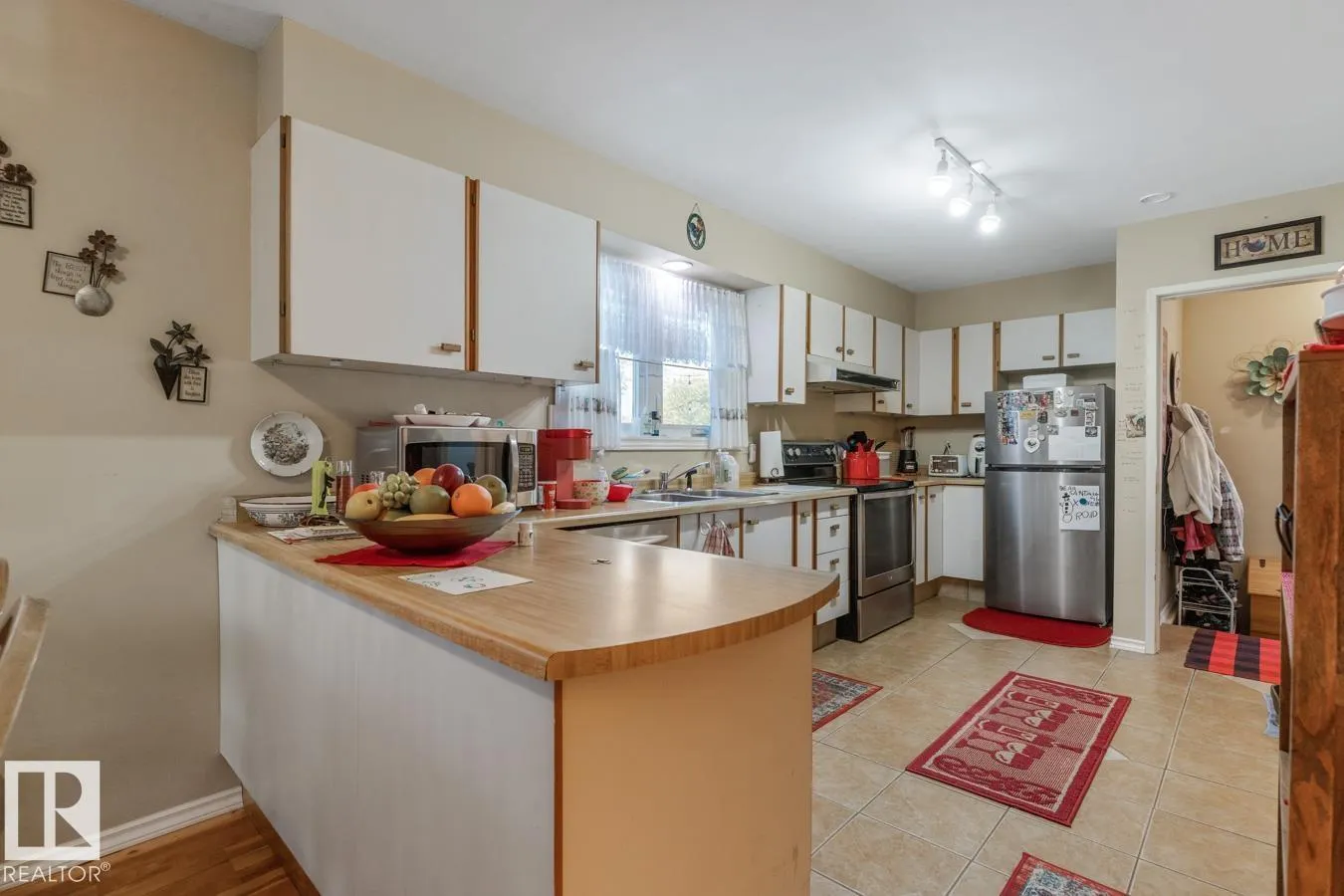 12232 83 ST NW